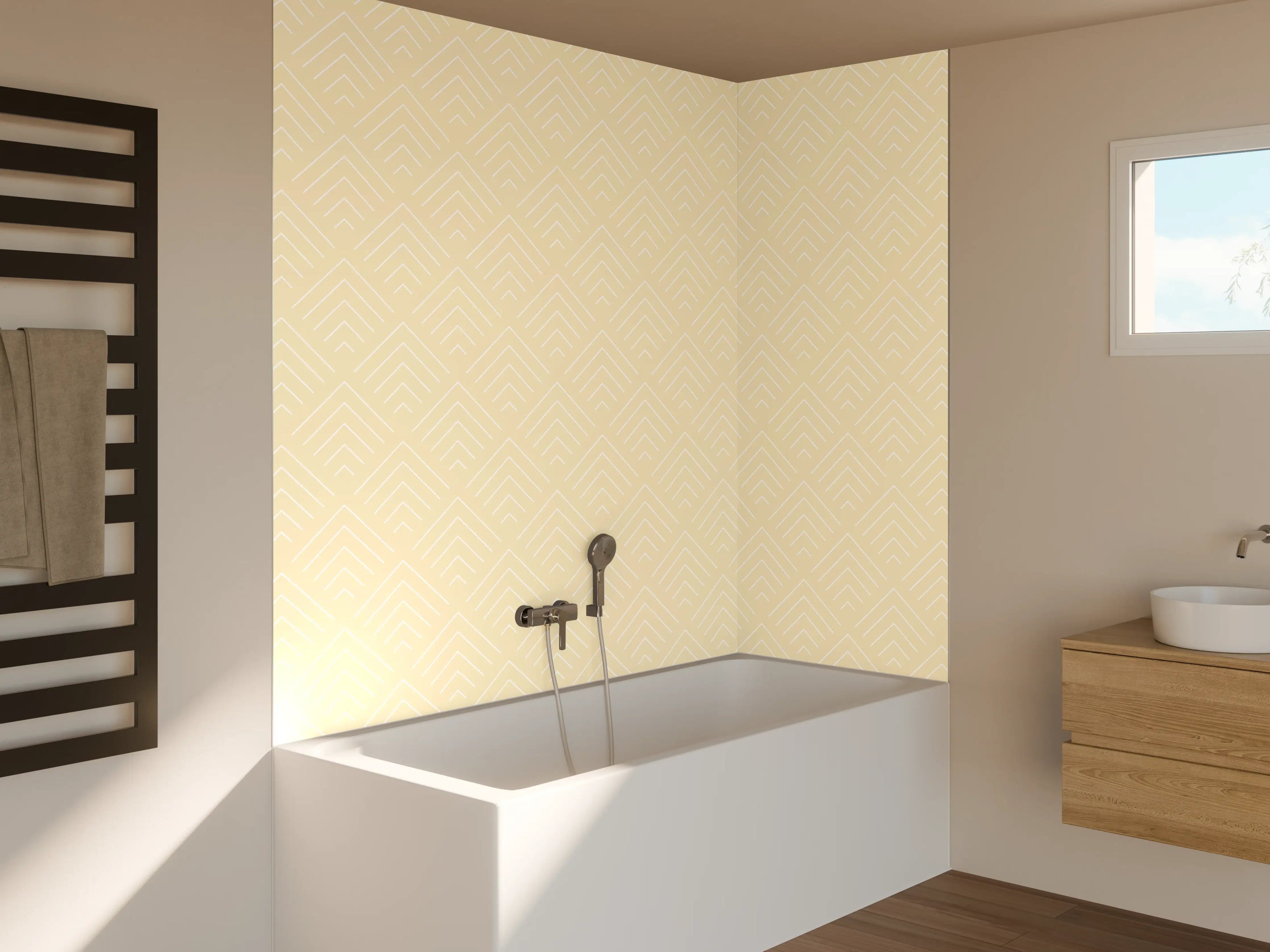 Badewannen-Rückwand - Beigefarbene Wand mit subtiler Textur