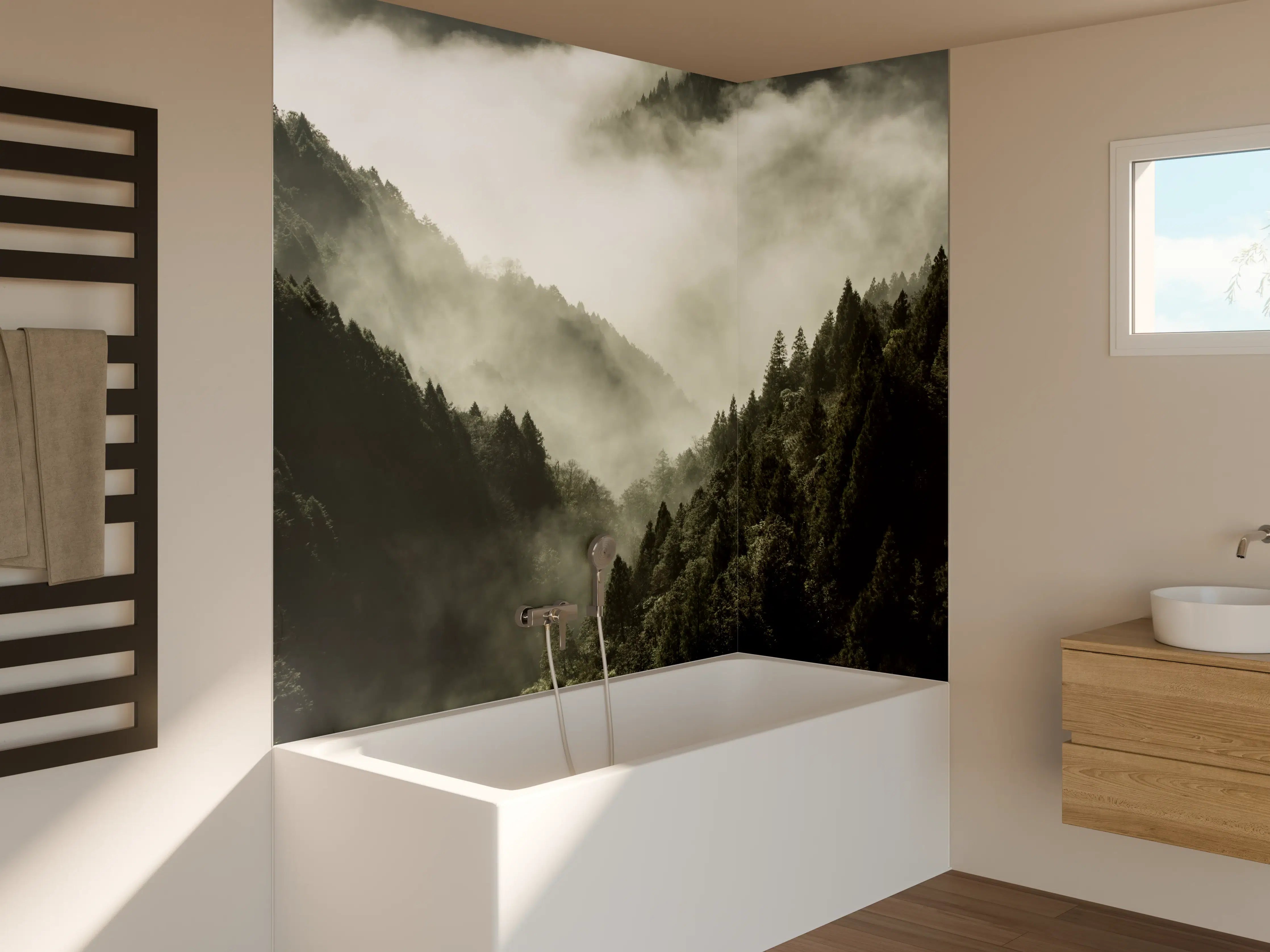 Badewannen-Rückwand - Berg bedeckt in Nebel und Wolken