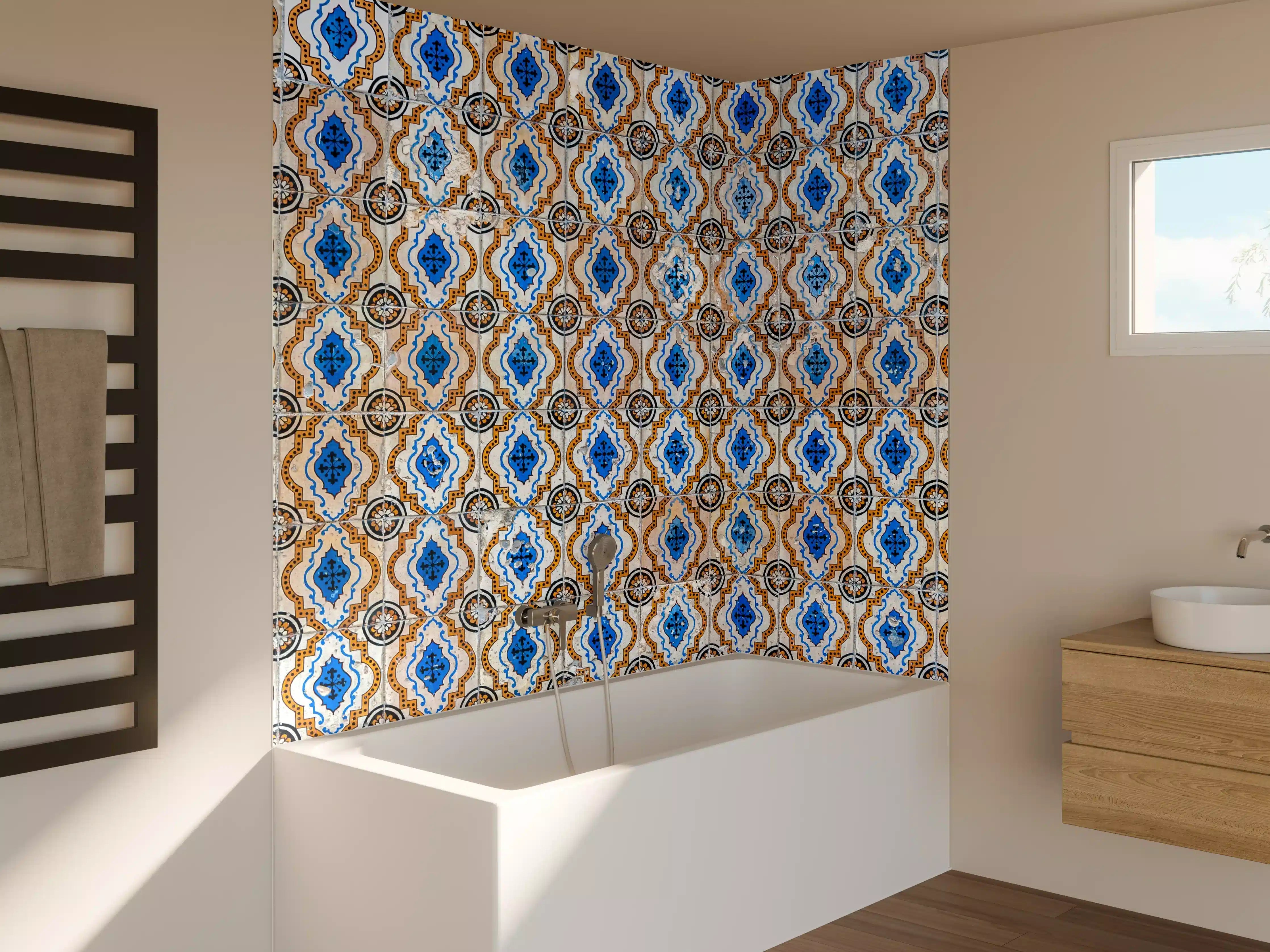 Badewannen-Rückwand - Blau-Weiß-Keramikfliesen im Vintage-Stil