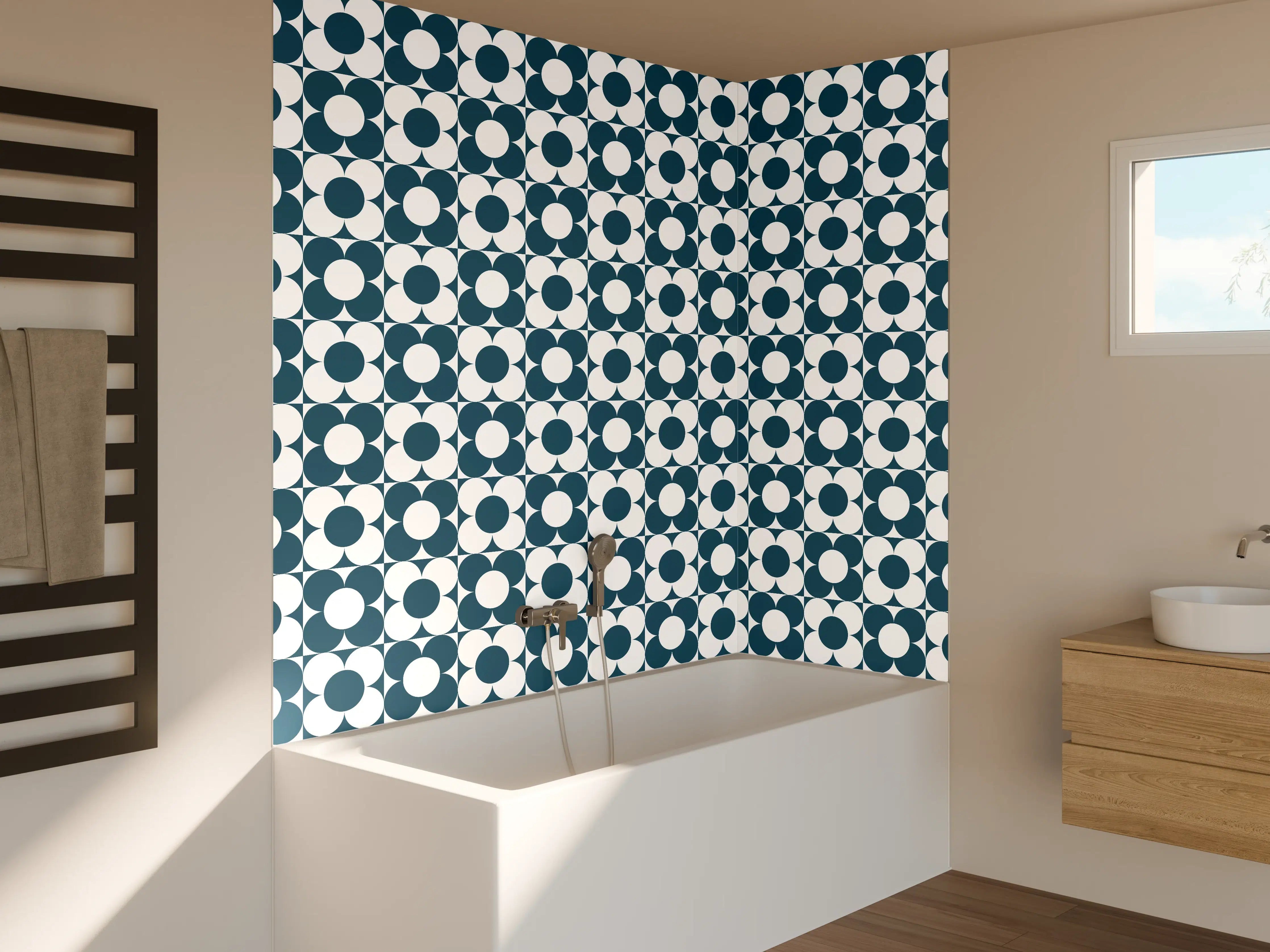 Badewannen-Rückwand - Blau-Weiße geometische Muster
