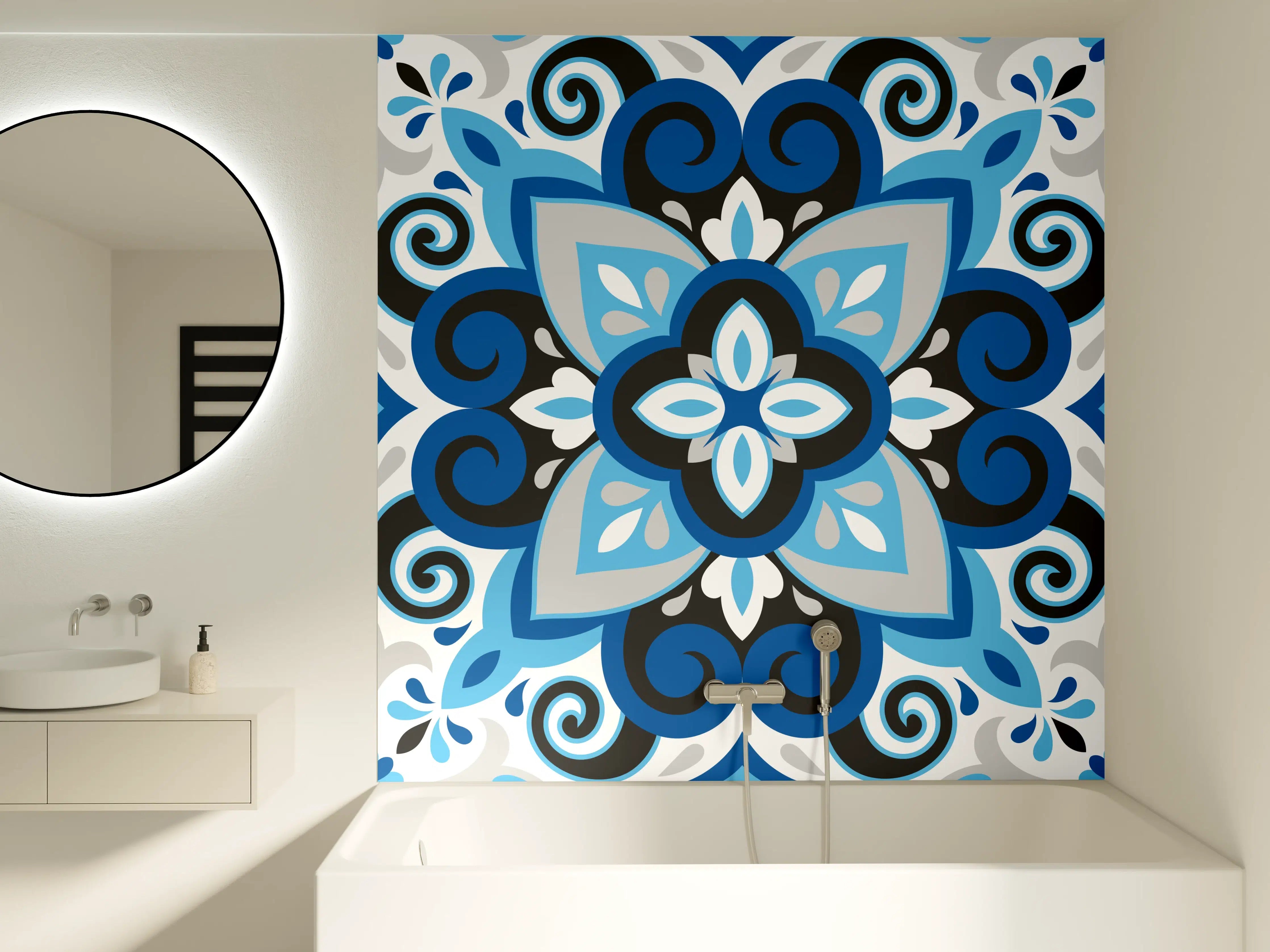 Badewannen-Rückwand - Blau-weißes Musterdesign mit subtilen Grautönen