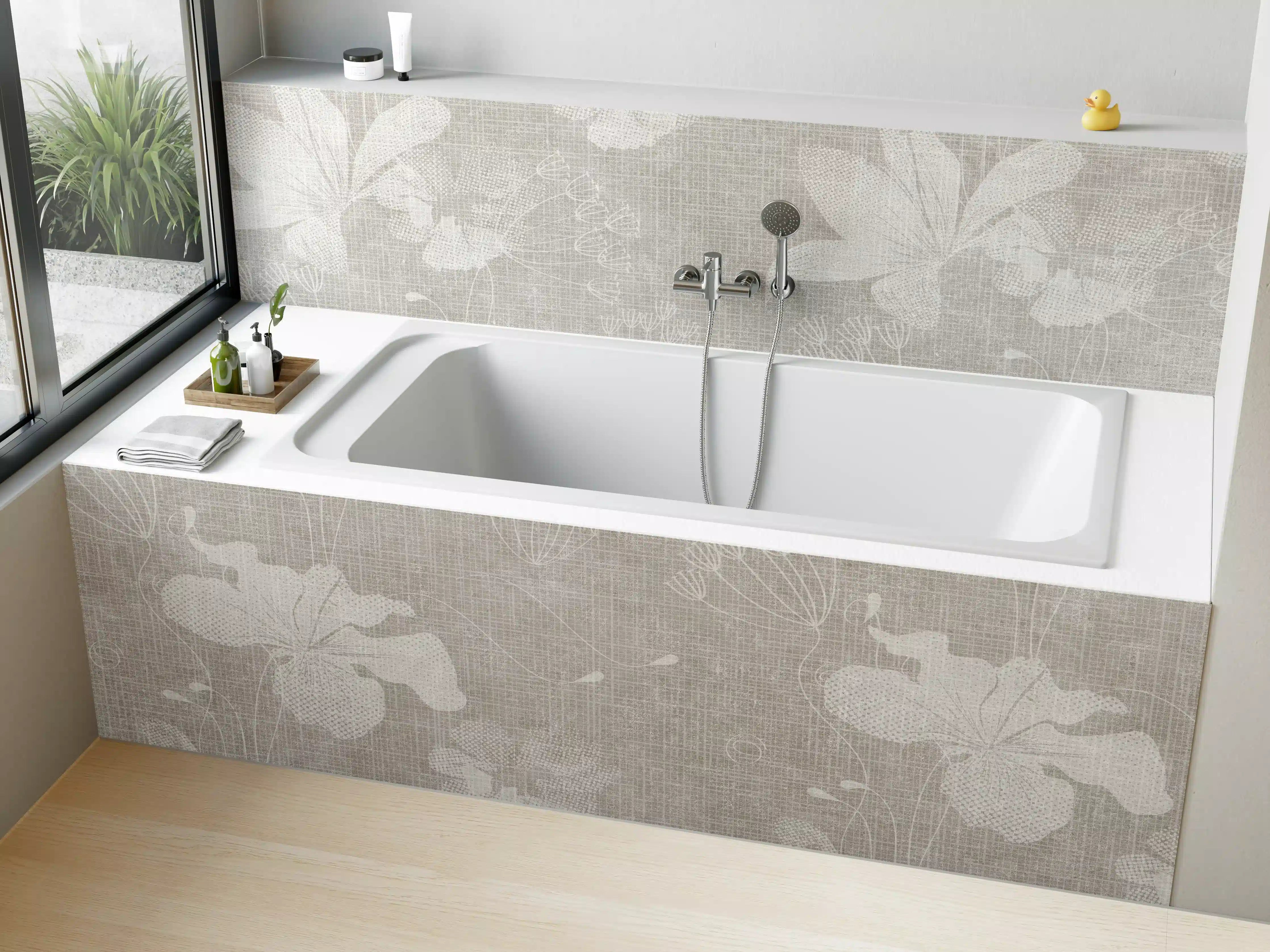 Badewannen-Rückwand - Blumen auf weißem Wandhintergrund