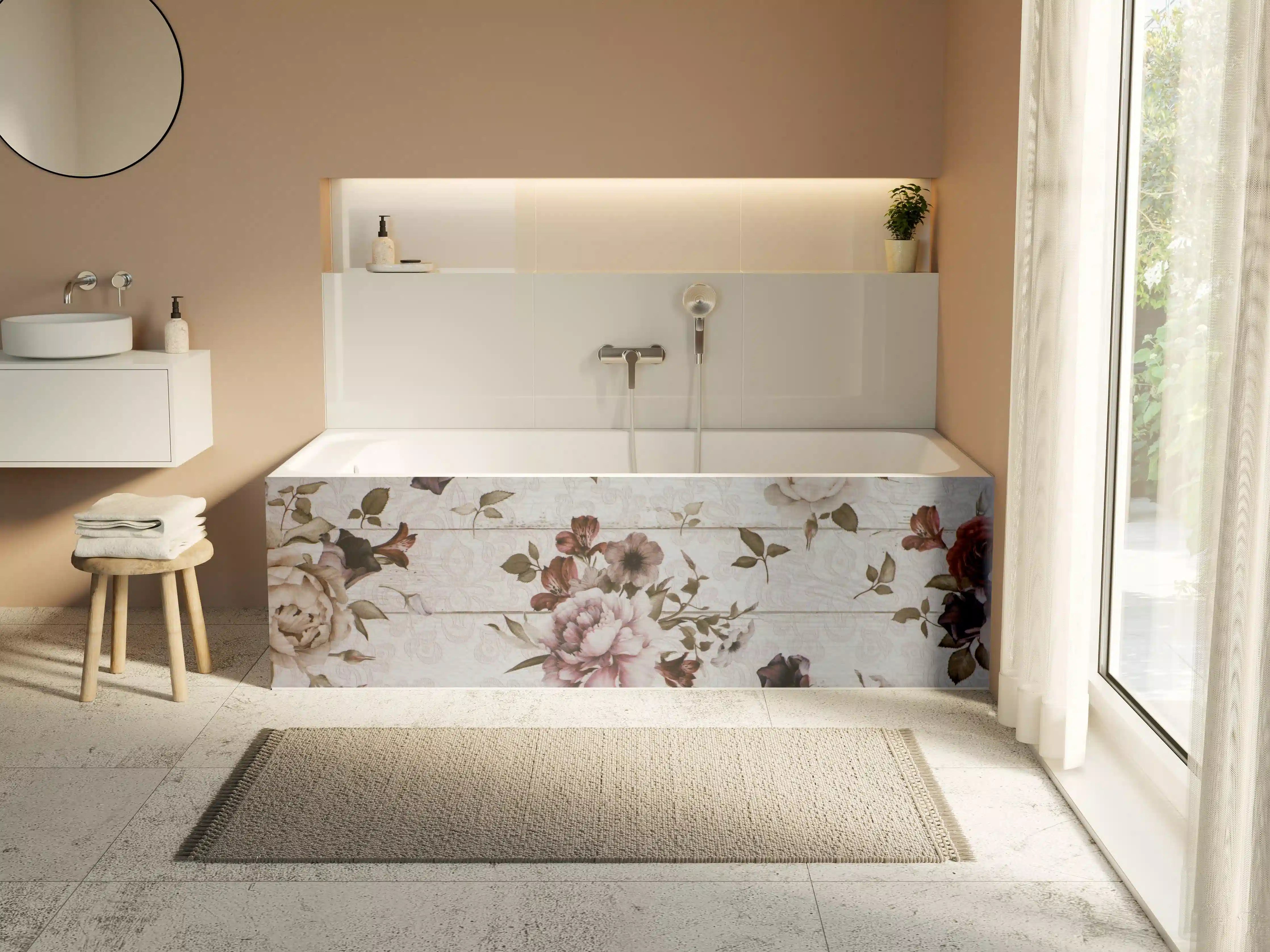 Badewannen-Rückwand - Blumenmuster auf Holzoptik mit sanften Pastellfarben