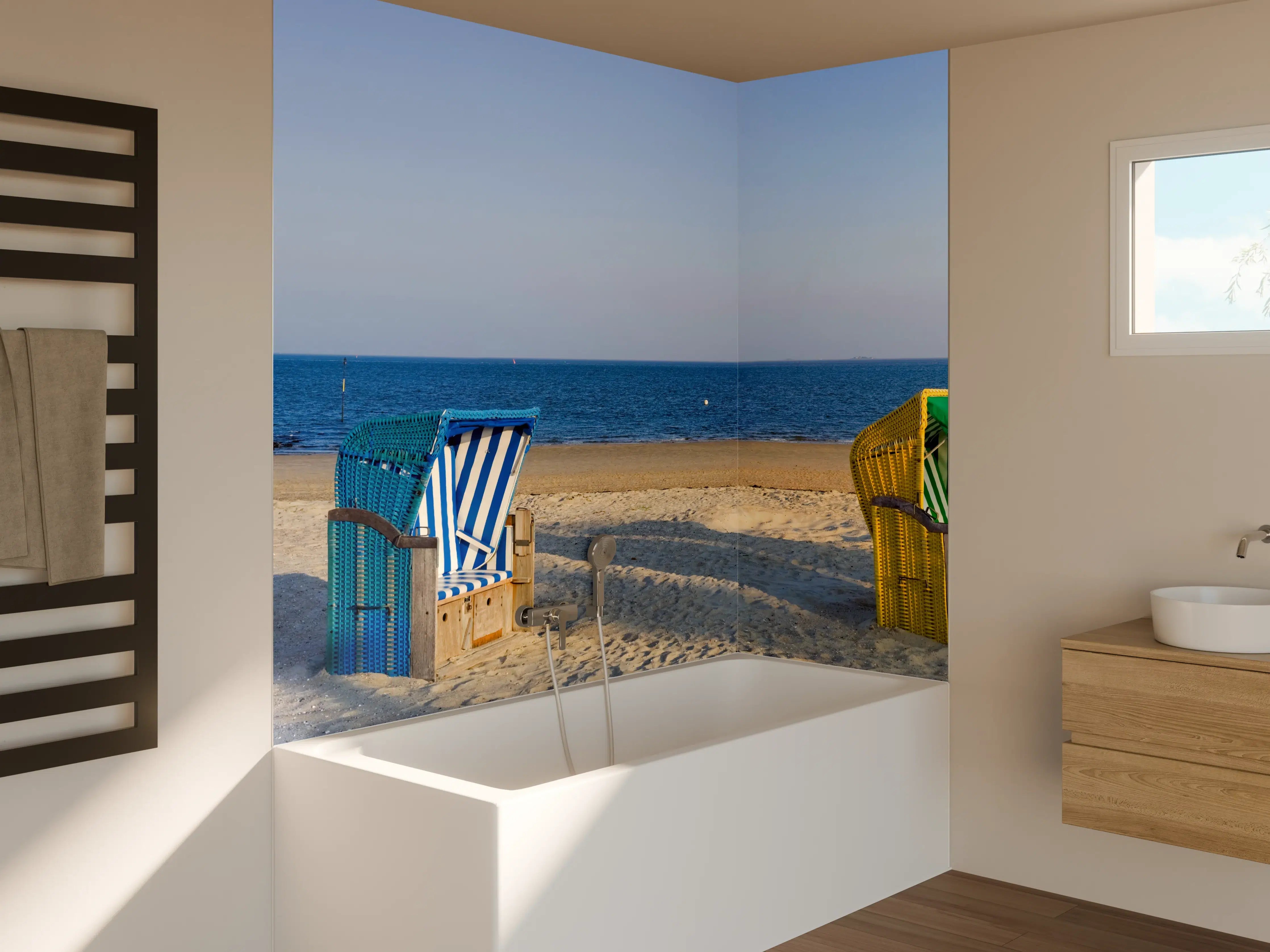 Badewannen-Rückwand - Bunte Strandkörbe am Meer