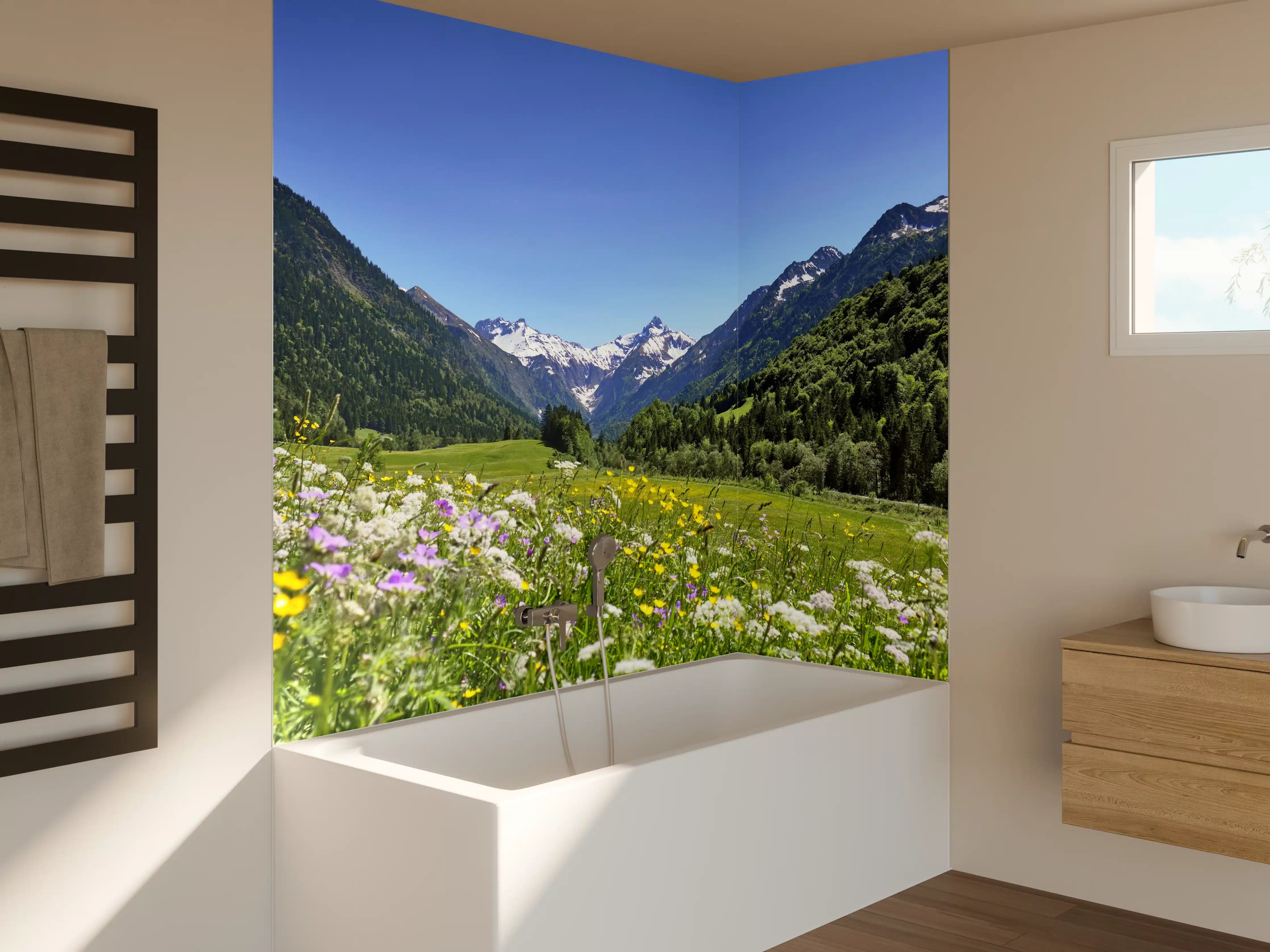 Badewannen-Rückwand - Bunte Wiese in den Alpen
