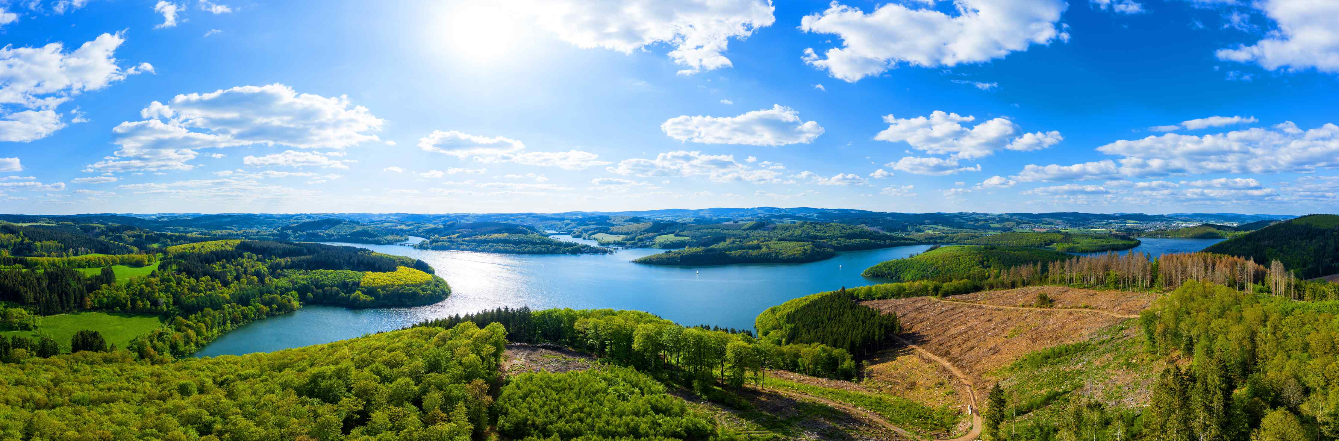 Badewannen-Rückwand-Der Bigge See im Frühling - Deutschland