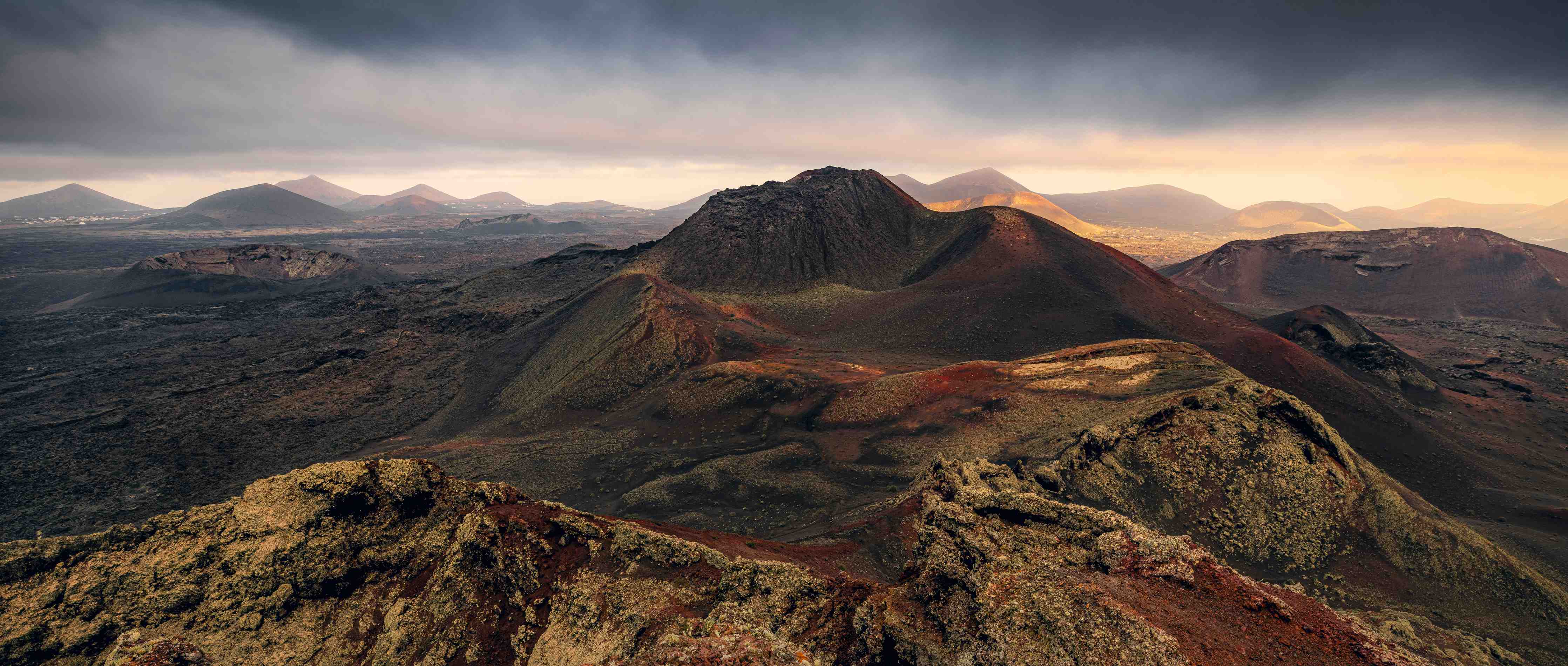 Badewannen-Rückwand-Dramatische Vulkan-Landschaft Lanzarote