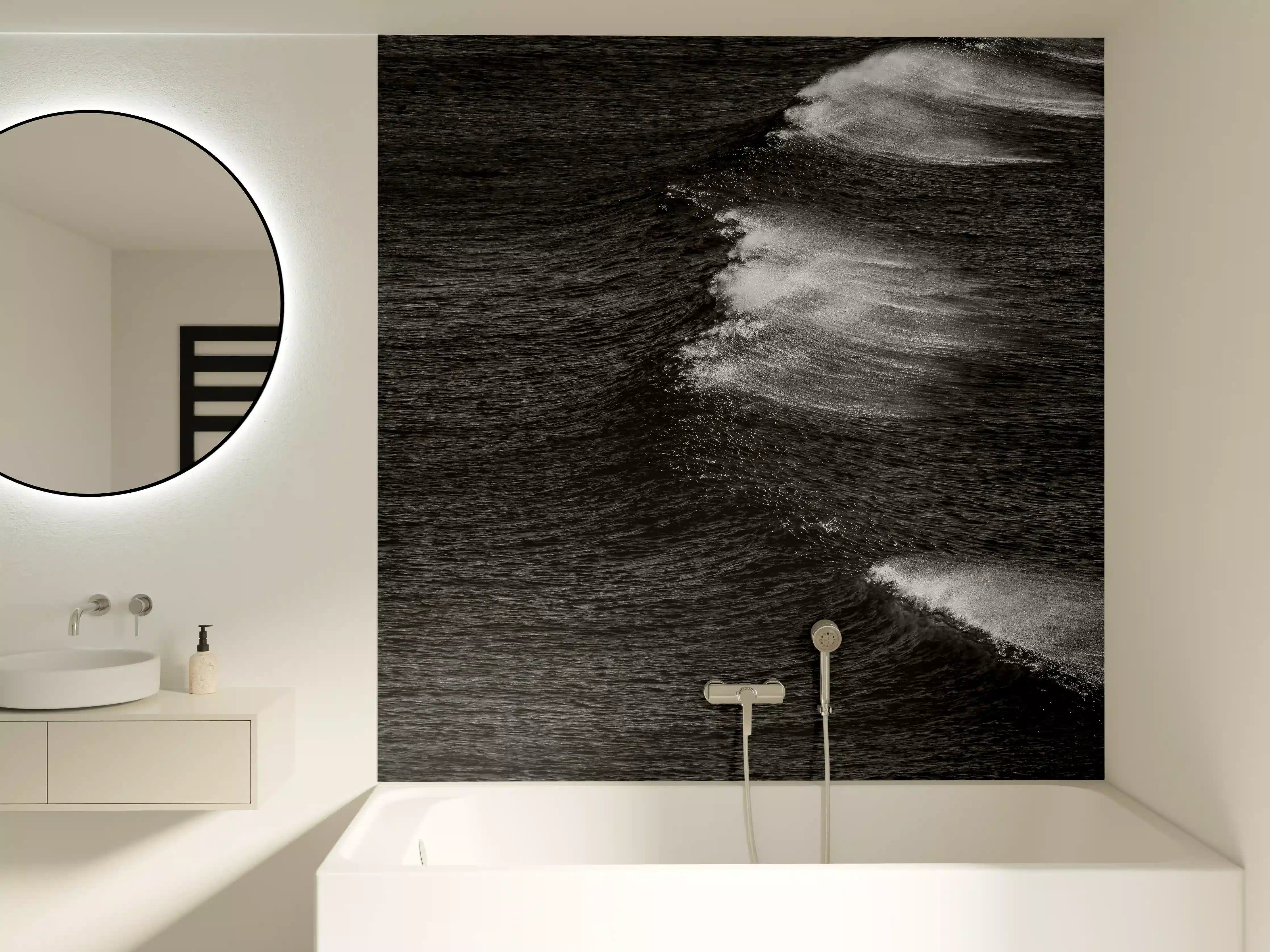 Badewannen-Rückwand - Dynamische Meerwellen Monochrom