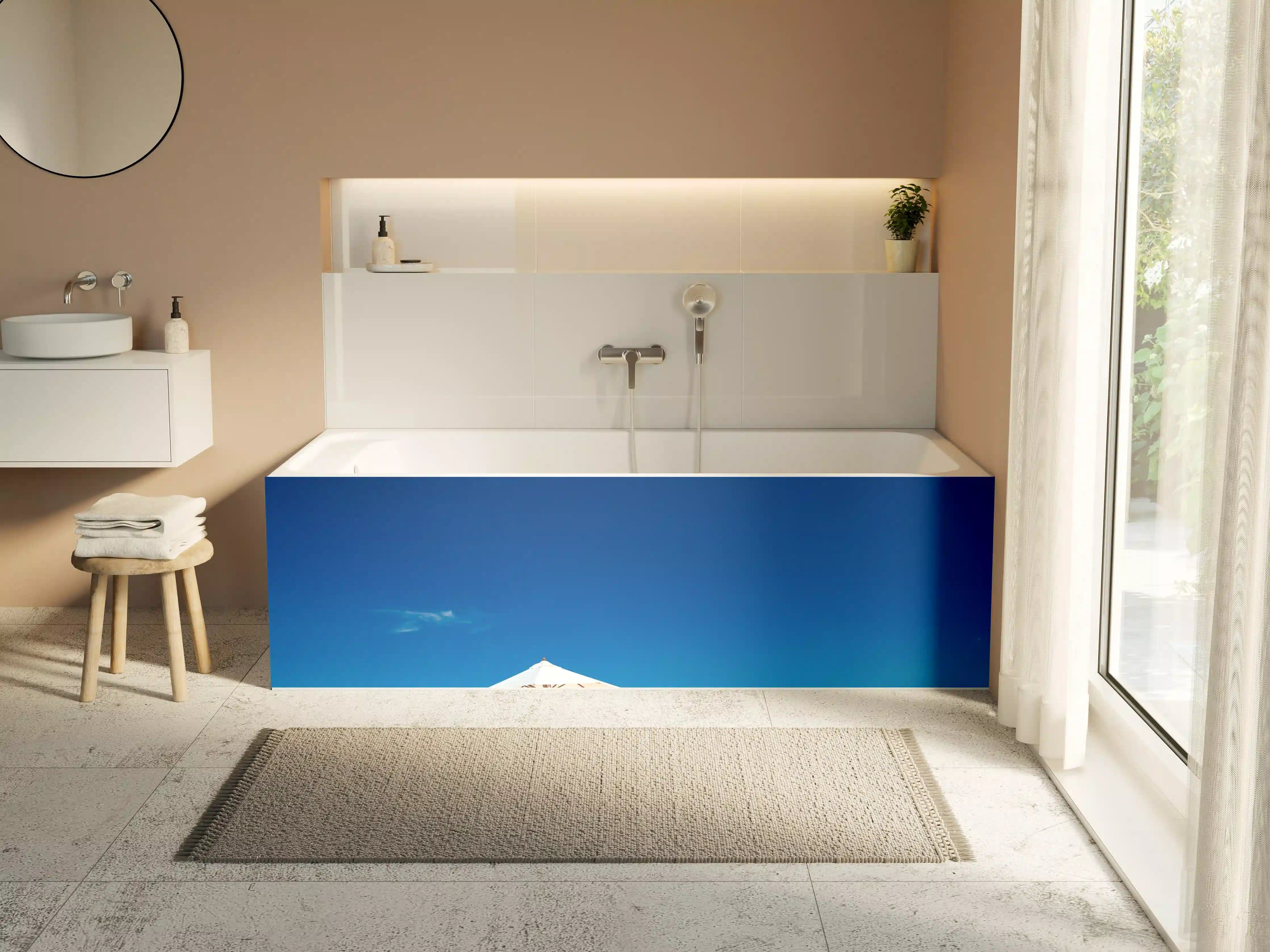 Badewannen-Rückwand - Entspannender Strand mit Sonnenschirm