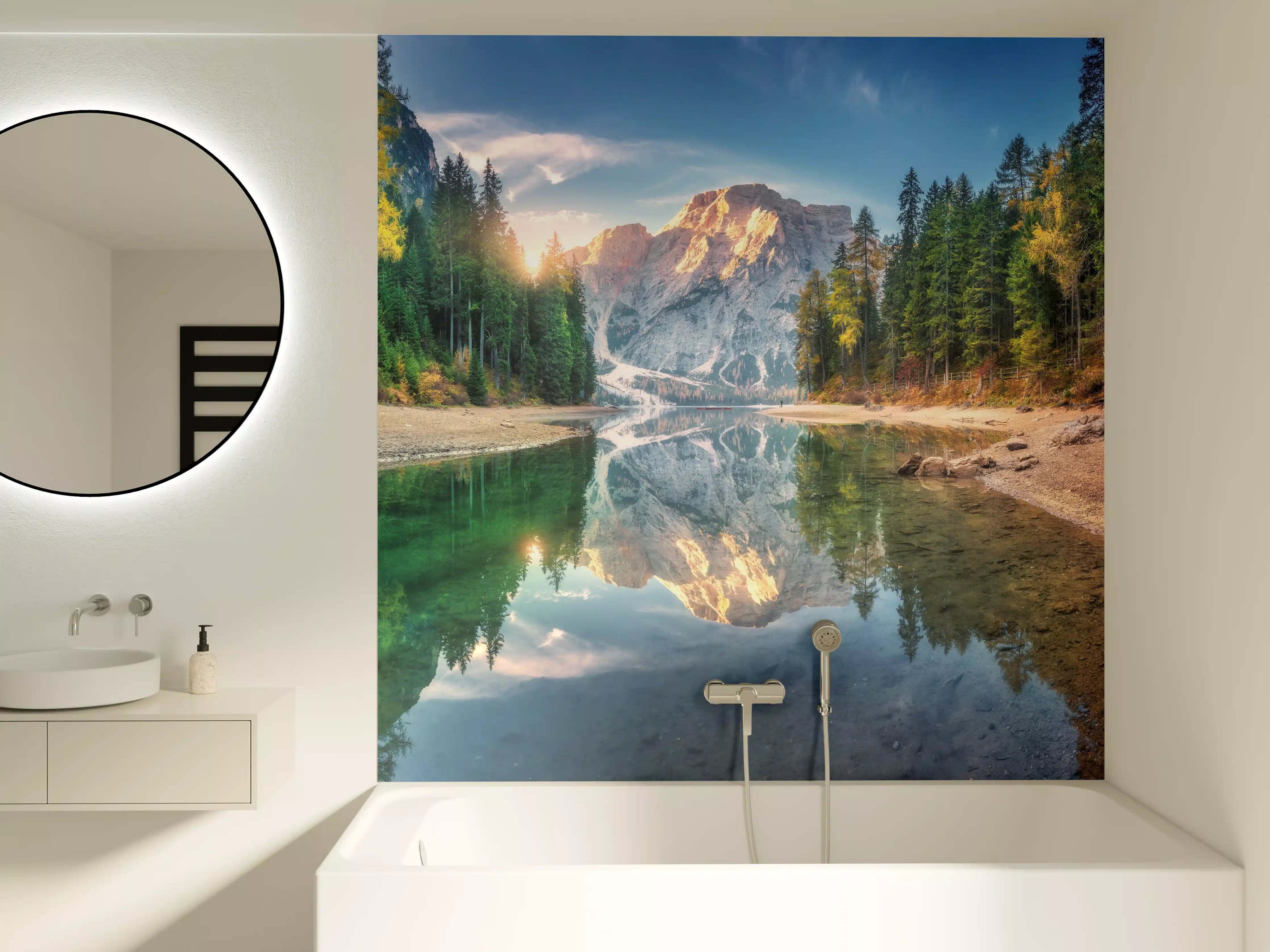 Badewannen-Rückwand - Erstaunlicher Pragser Wildsee bei Sonnenaufgang