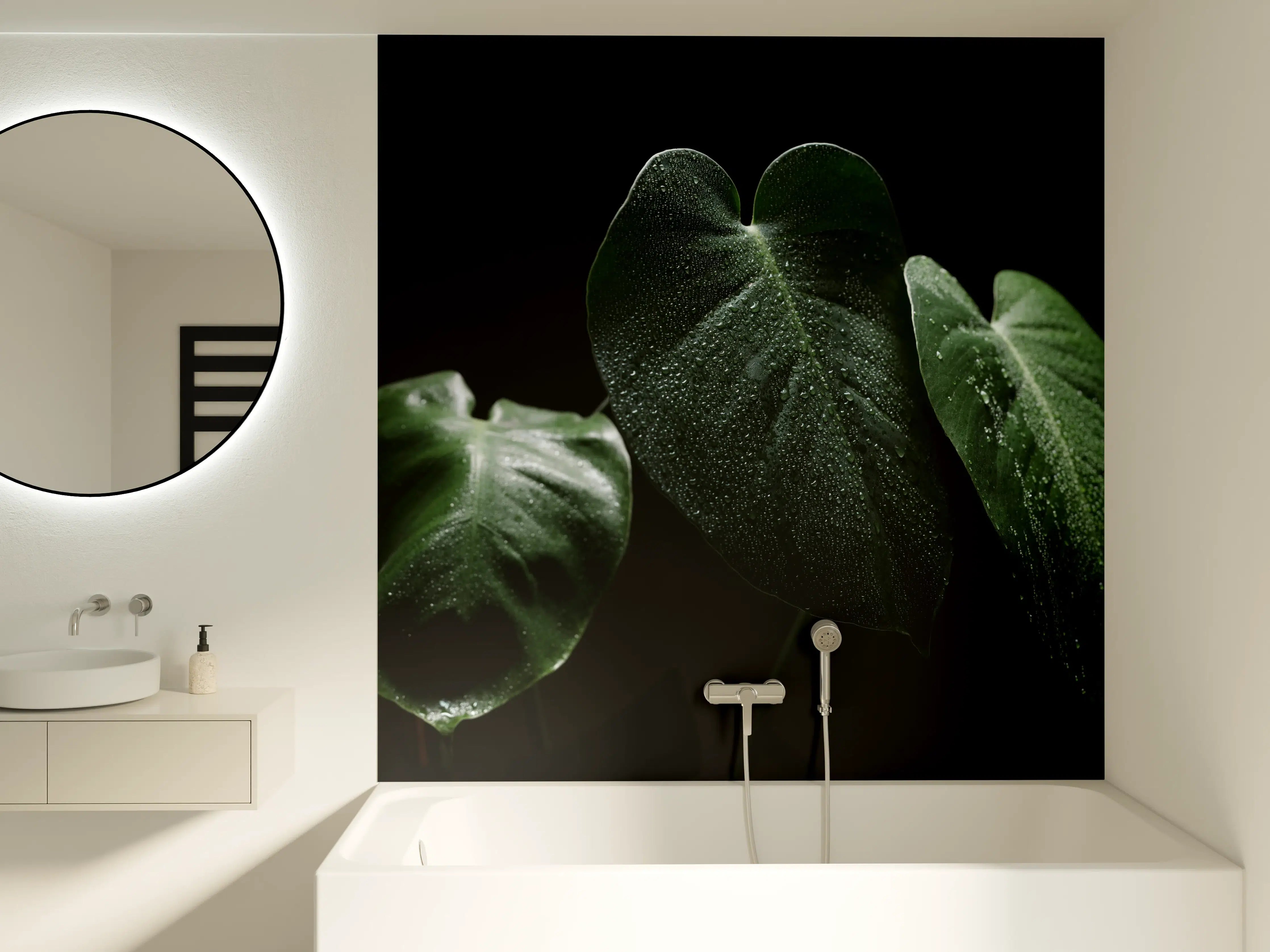 Badewannen-Rückwand - Feuchtes Blatt auf schwarzem Hintergrund