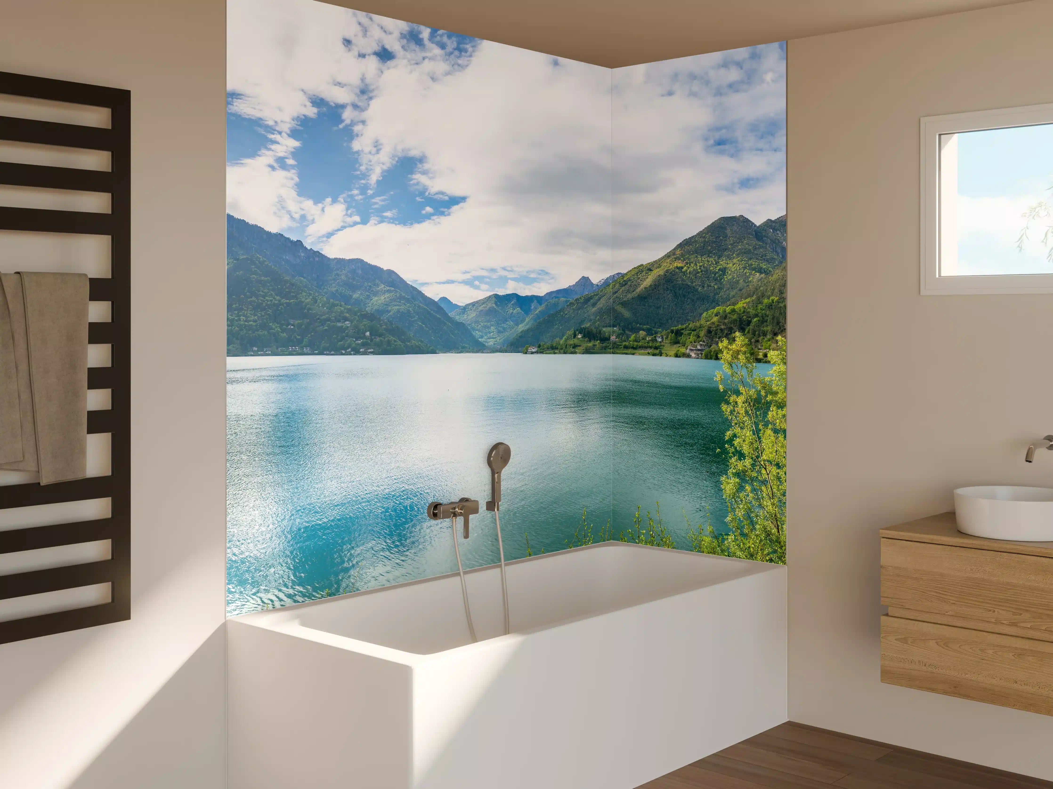 Badewannen-Rückwand - Gardasee Türkis-Grünes Panorama
