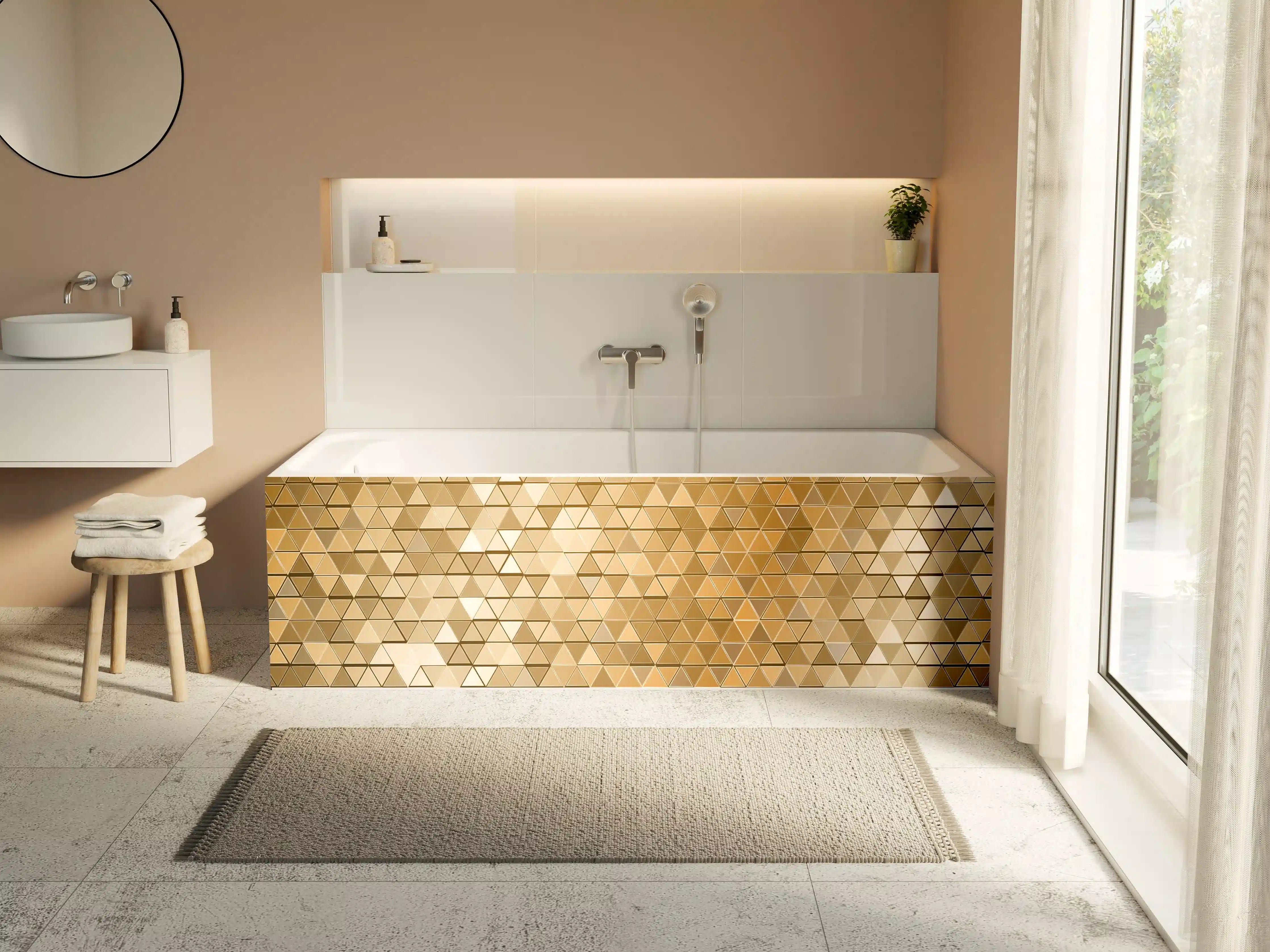 Badewannen-Rückwand - Goldene Metall-Mosaikstruktur
