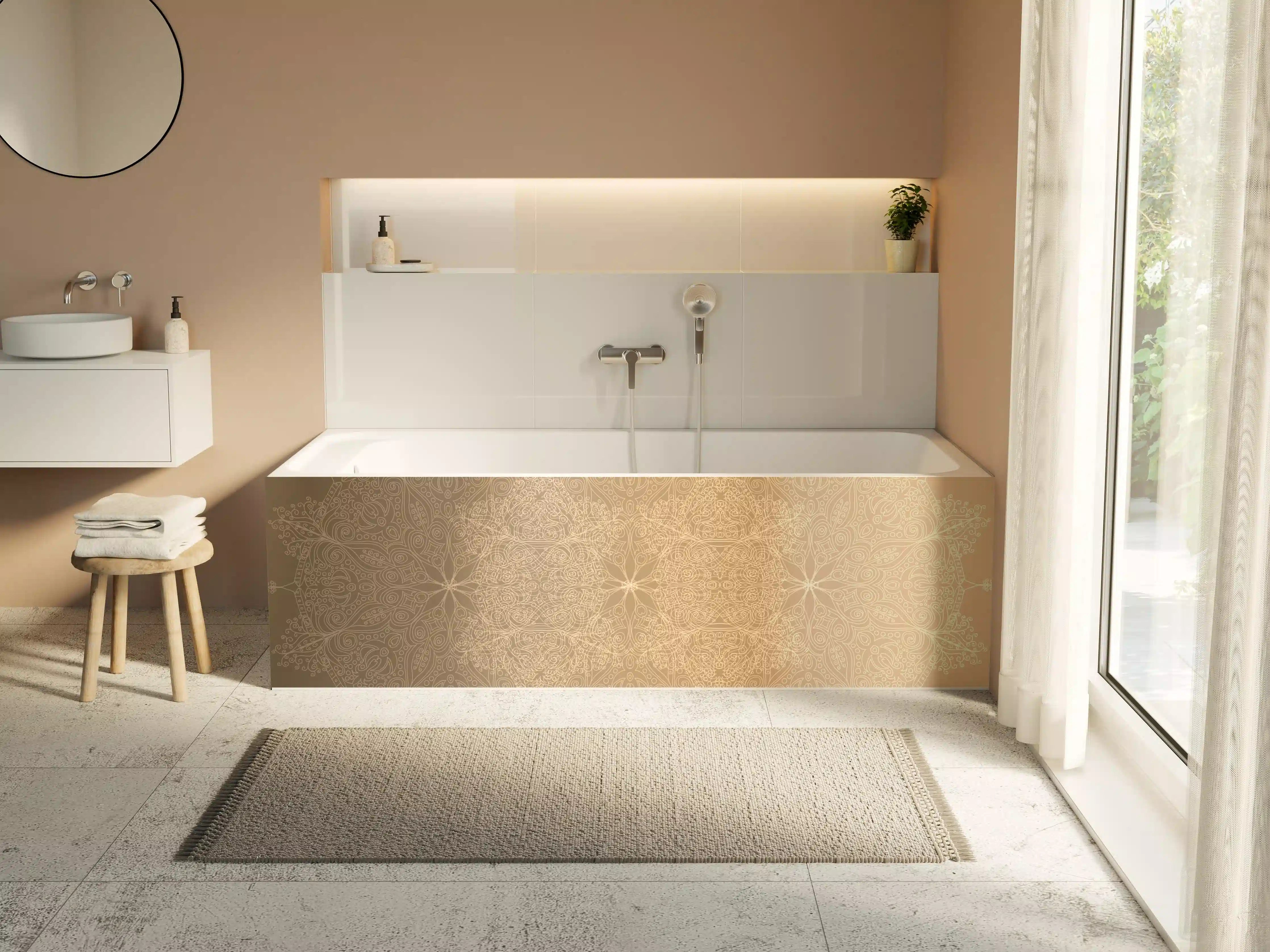 Badewannen-Rückwand - Goldene Ornamentik in warmen Tönen