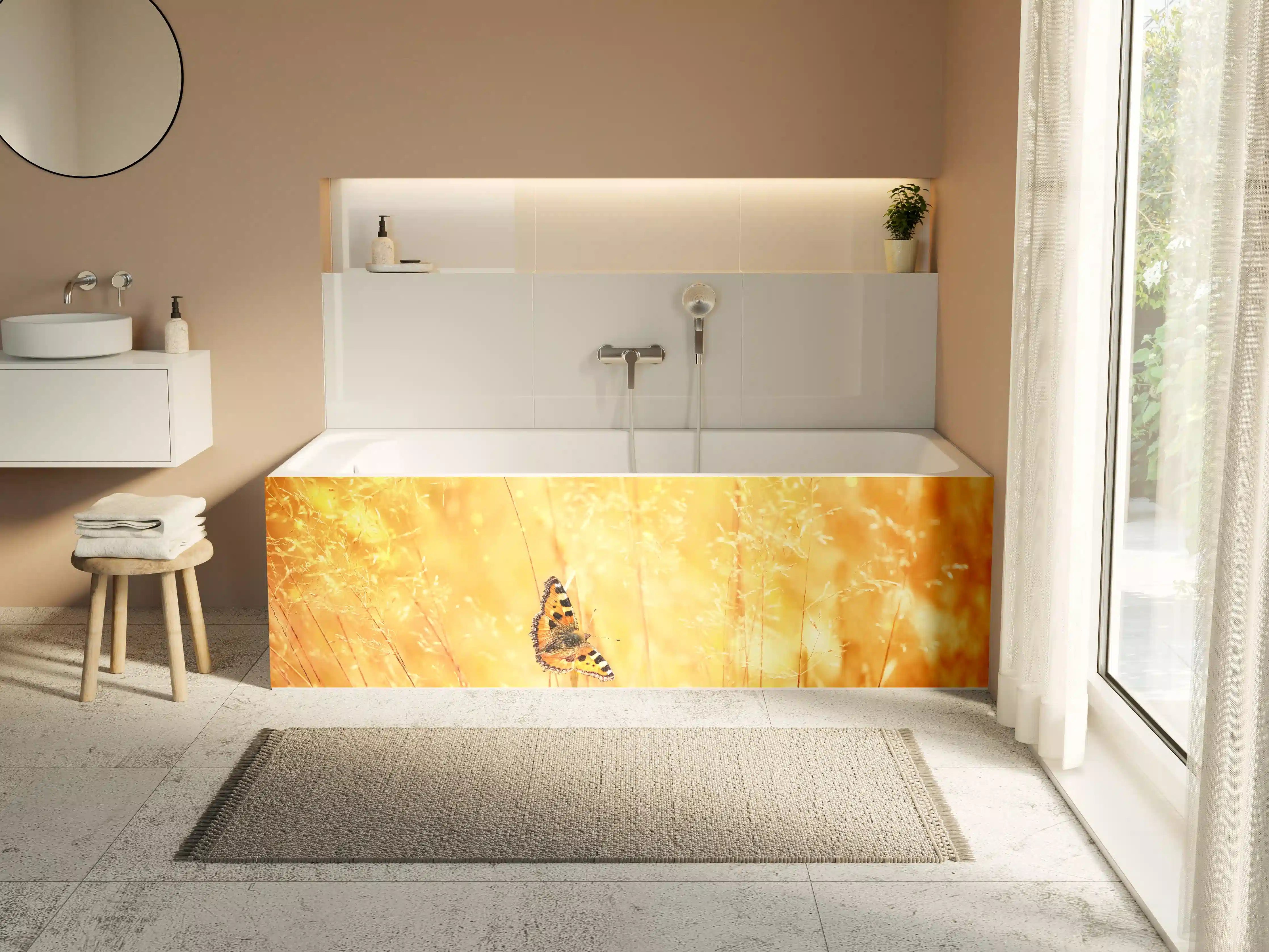 Badewannen-Rückwand - Goldener Sonnenuntergang mit Schmetterling