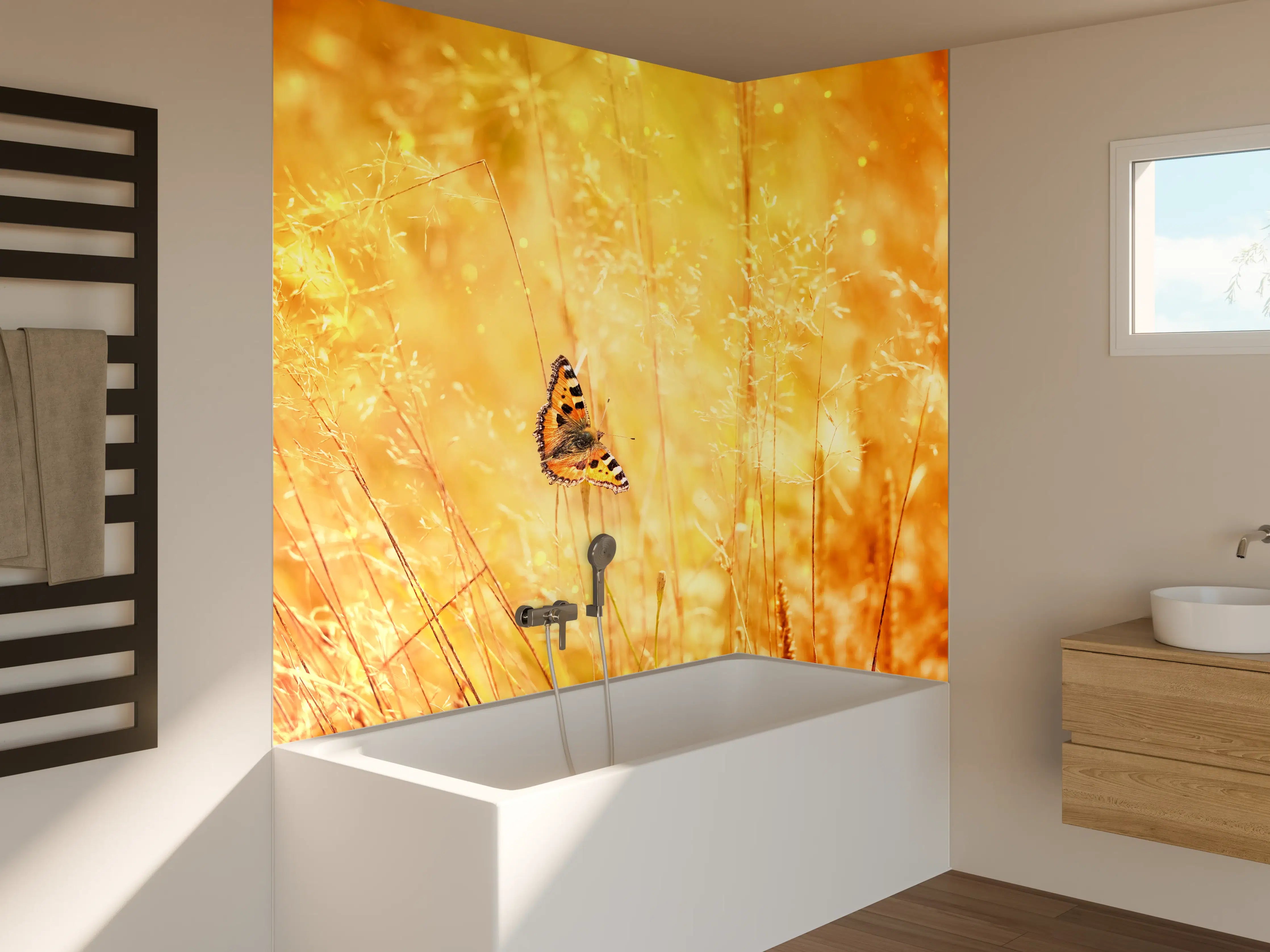 Badewannen-Rückwand - Goldener Sonnenuntergang mit Schmetterling