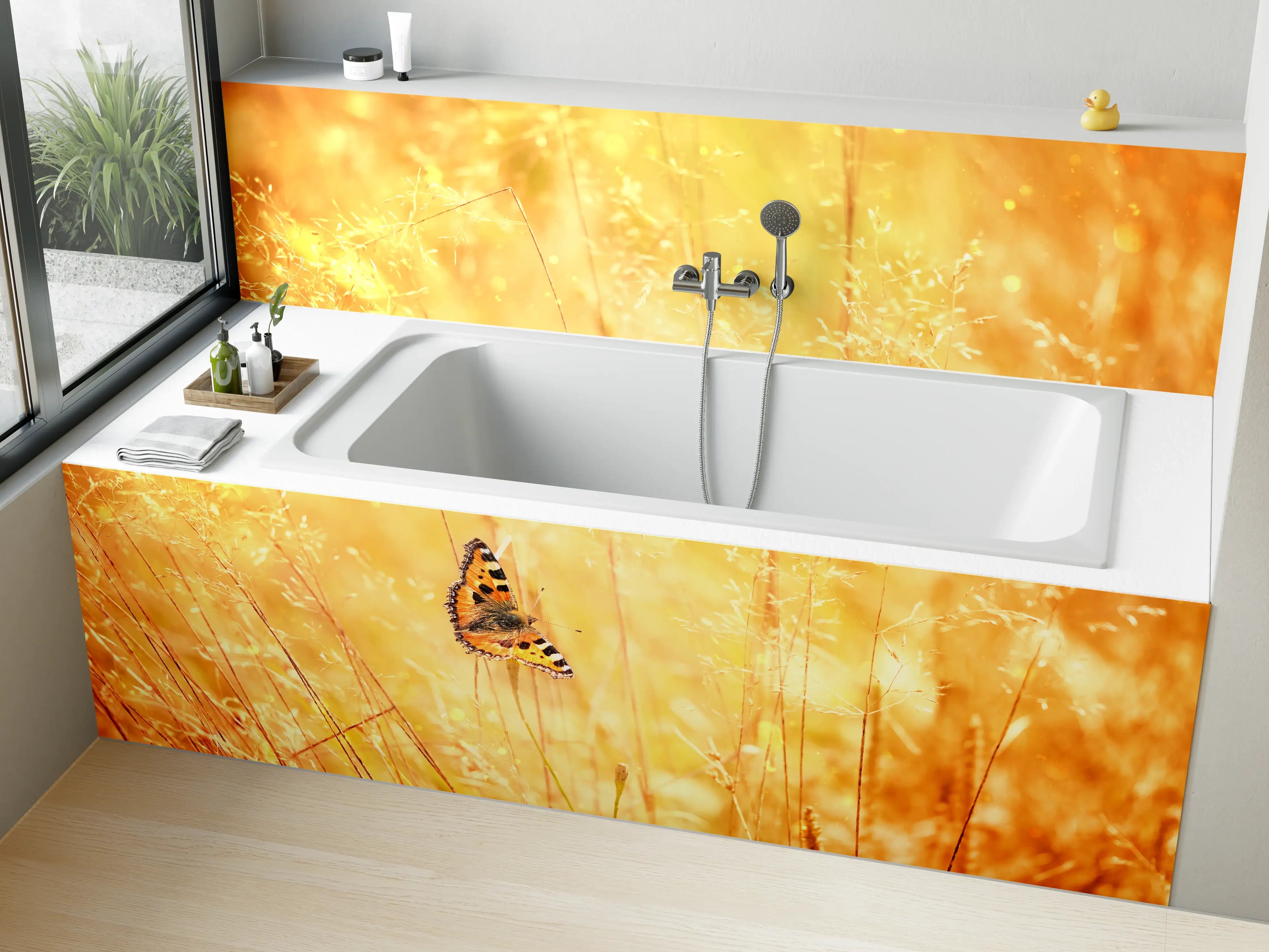Badewannen-Rückwand - Goldener Sonnenuntergang mit Schmetterling