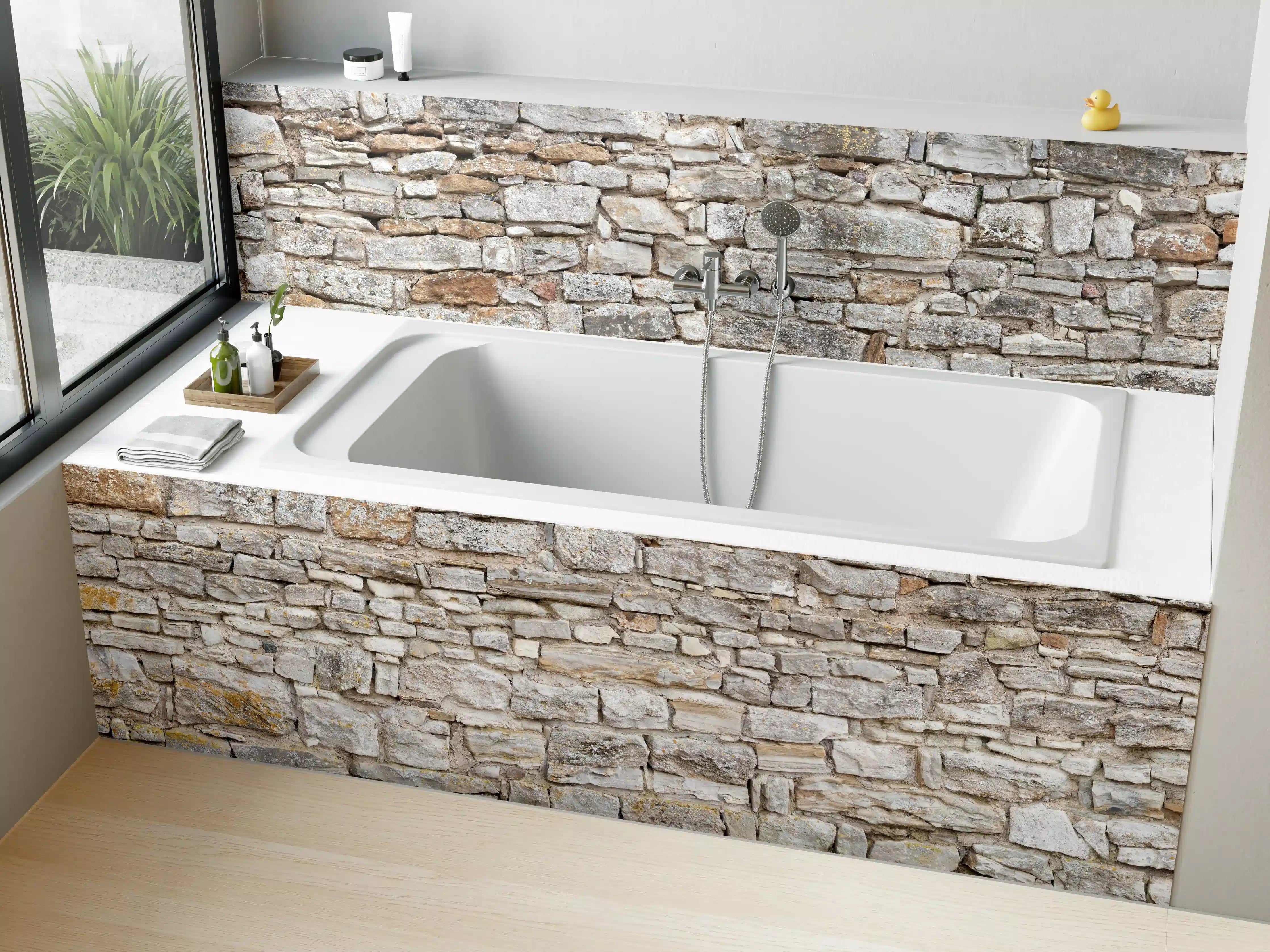 Badewannen-Rückwand - Gräuliche alte Mauer aus groben Steinen