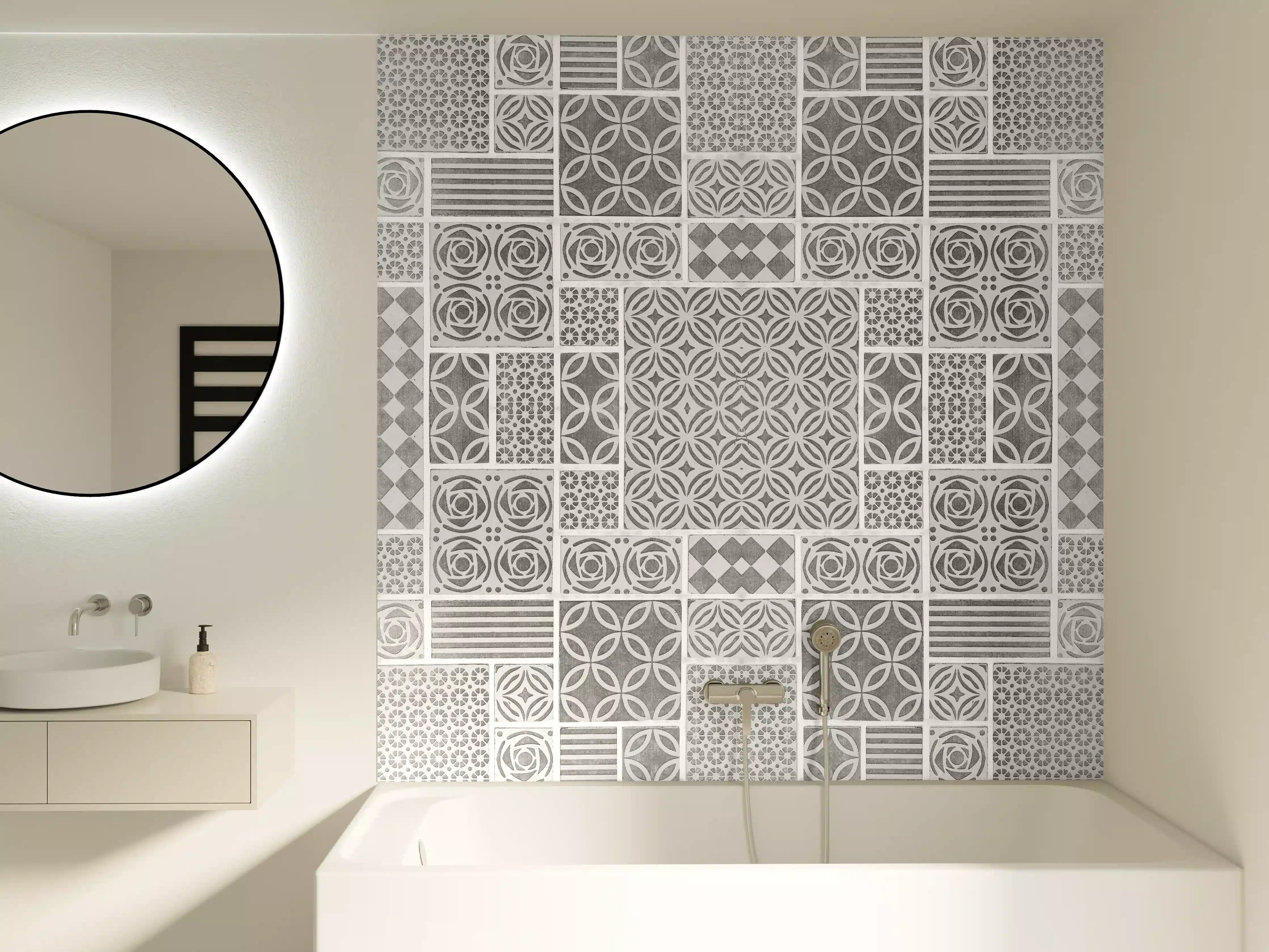Badewannen-Rückwand - Gräuliche geometrische Fliesen