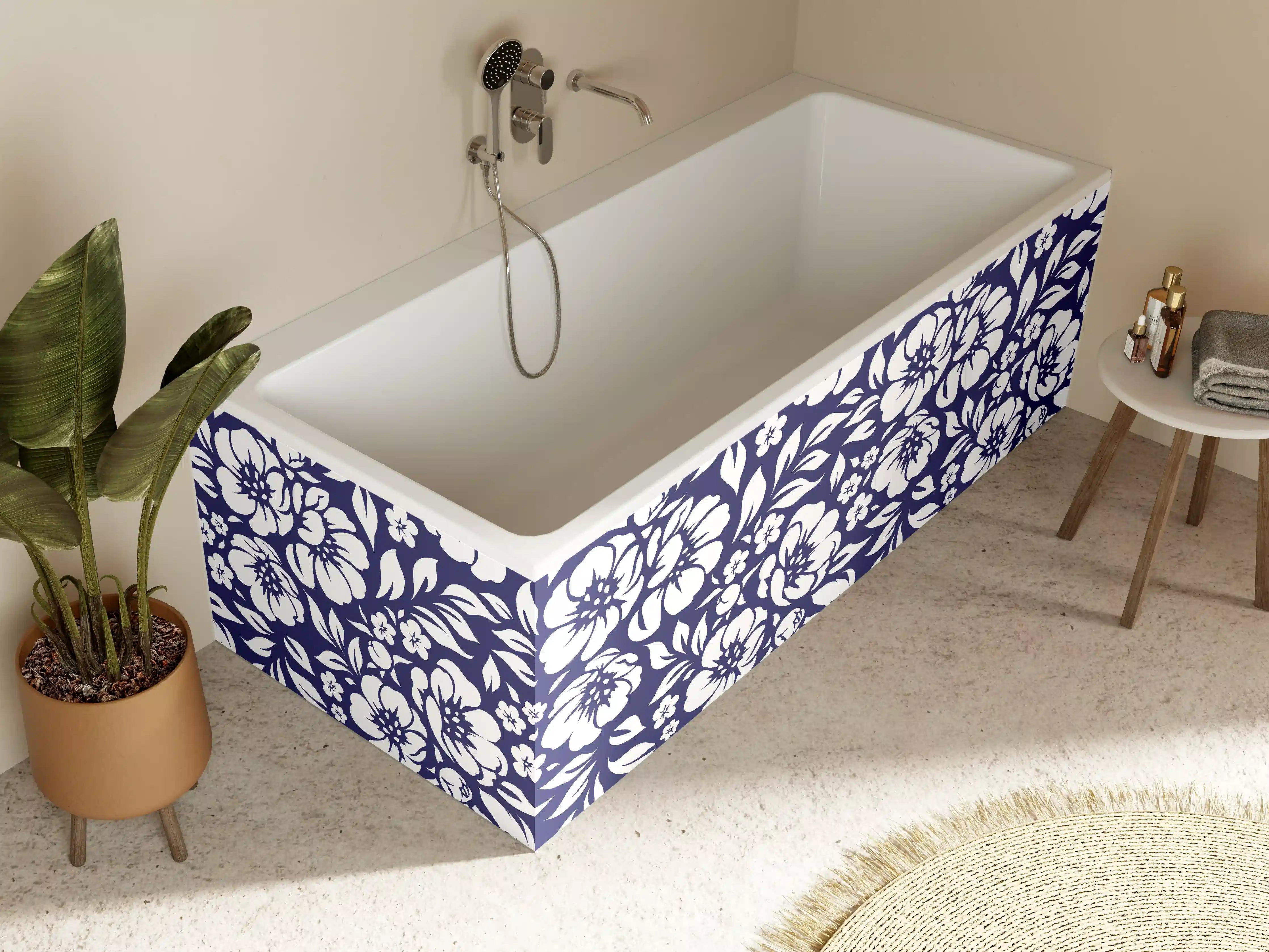 Badewannen-Rückwand - Graue Blumen in Blauweiß