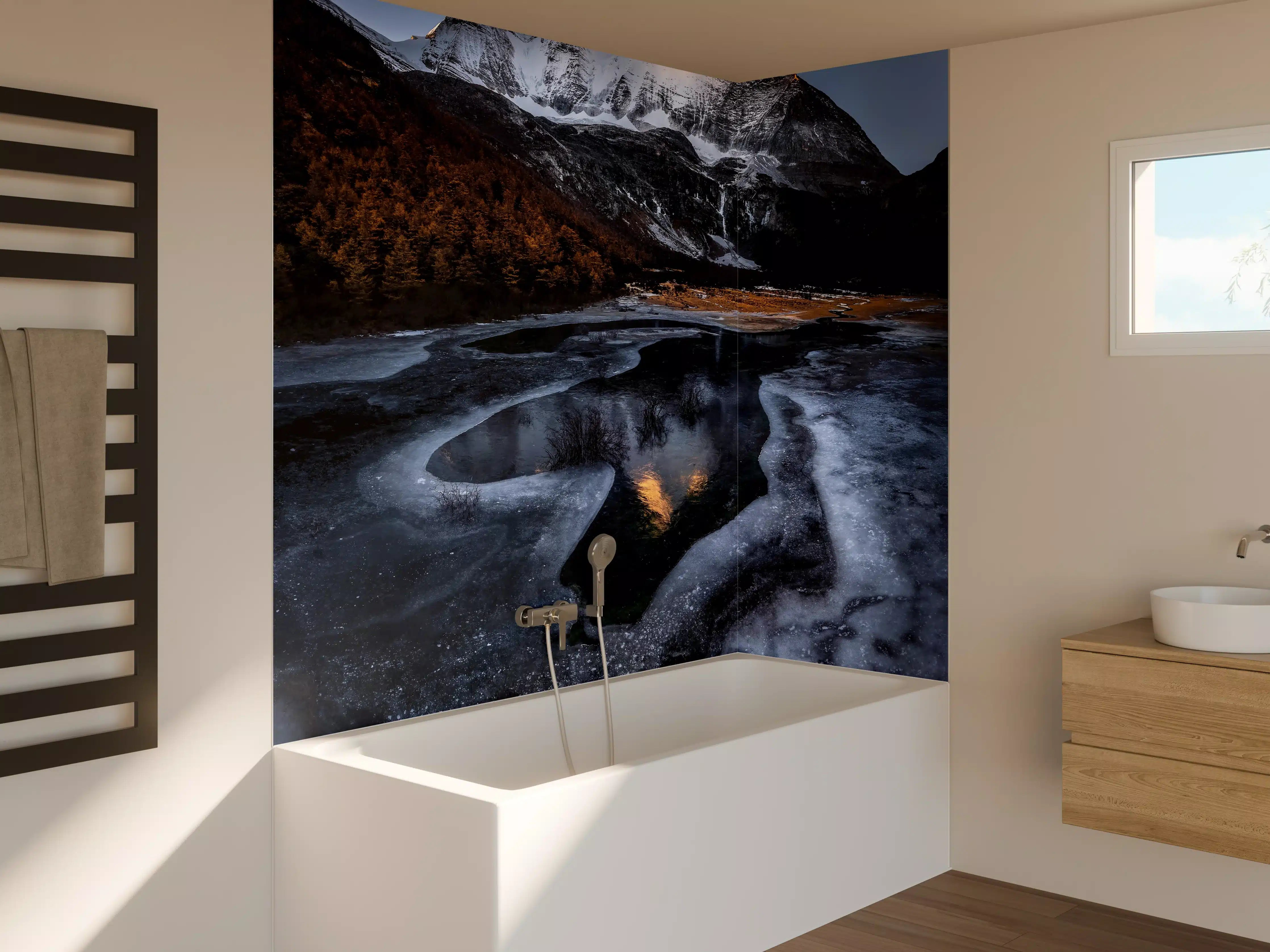 Badewannen-Rückwand - Graue Gipfel im Eismeer