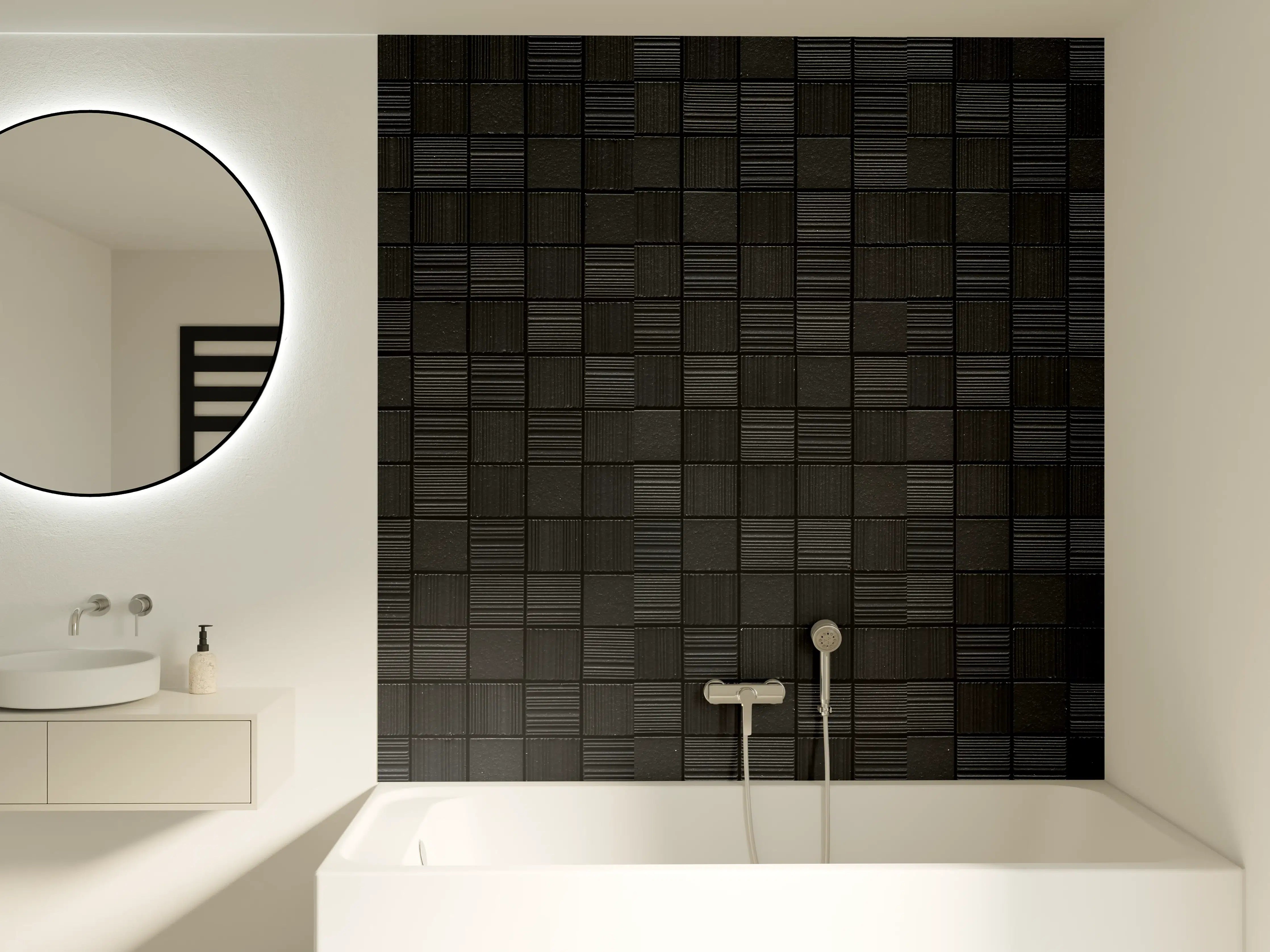 Badewannen-Rückwand - Graue Mosaikfliese mit weißen Akzenten