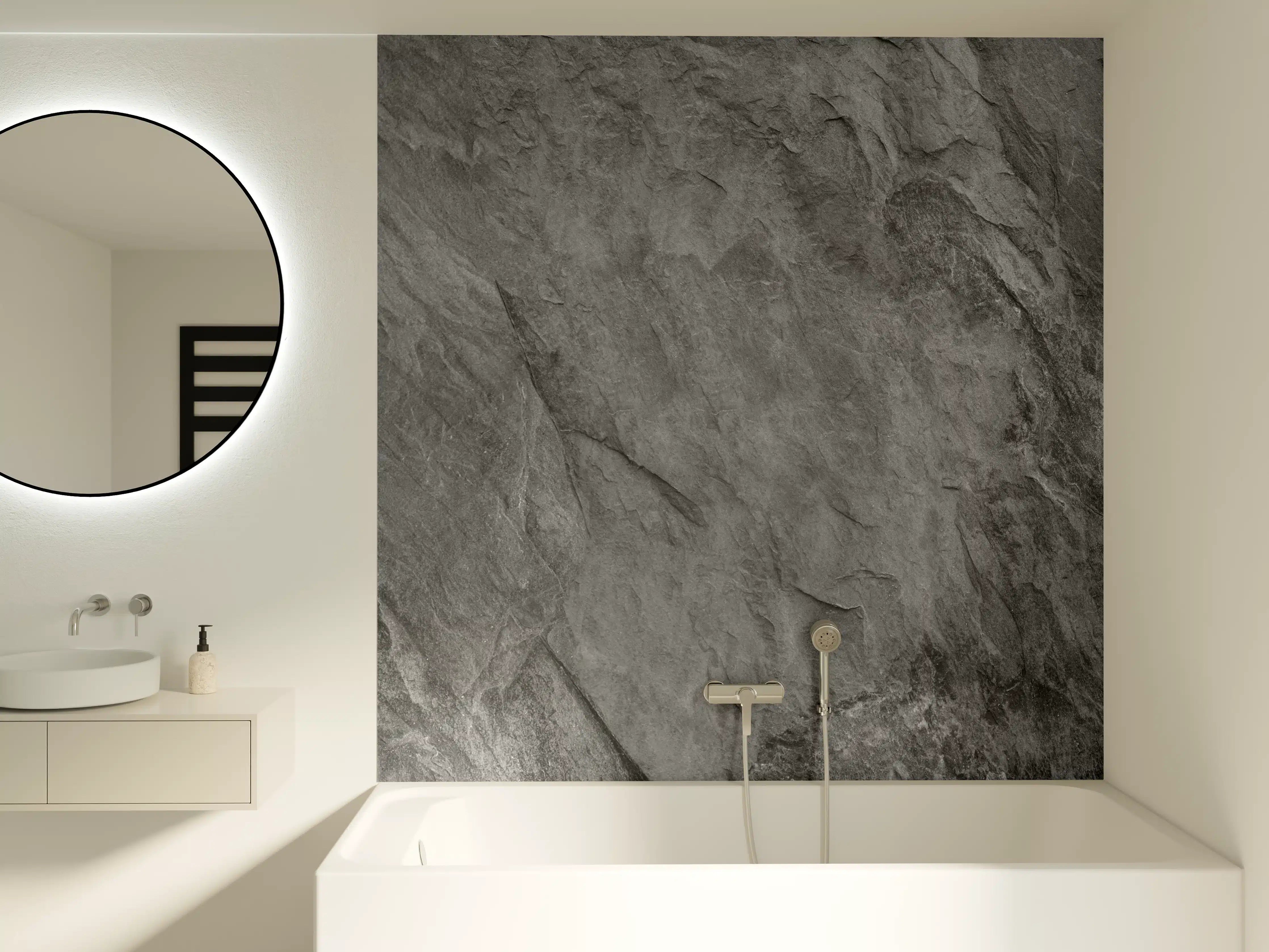 Badewannen-Rückwand - Graue Steintapete mit strukturierter Oberfläche