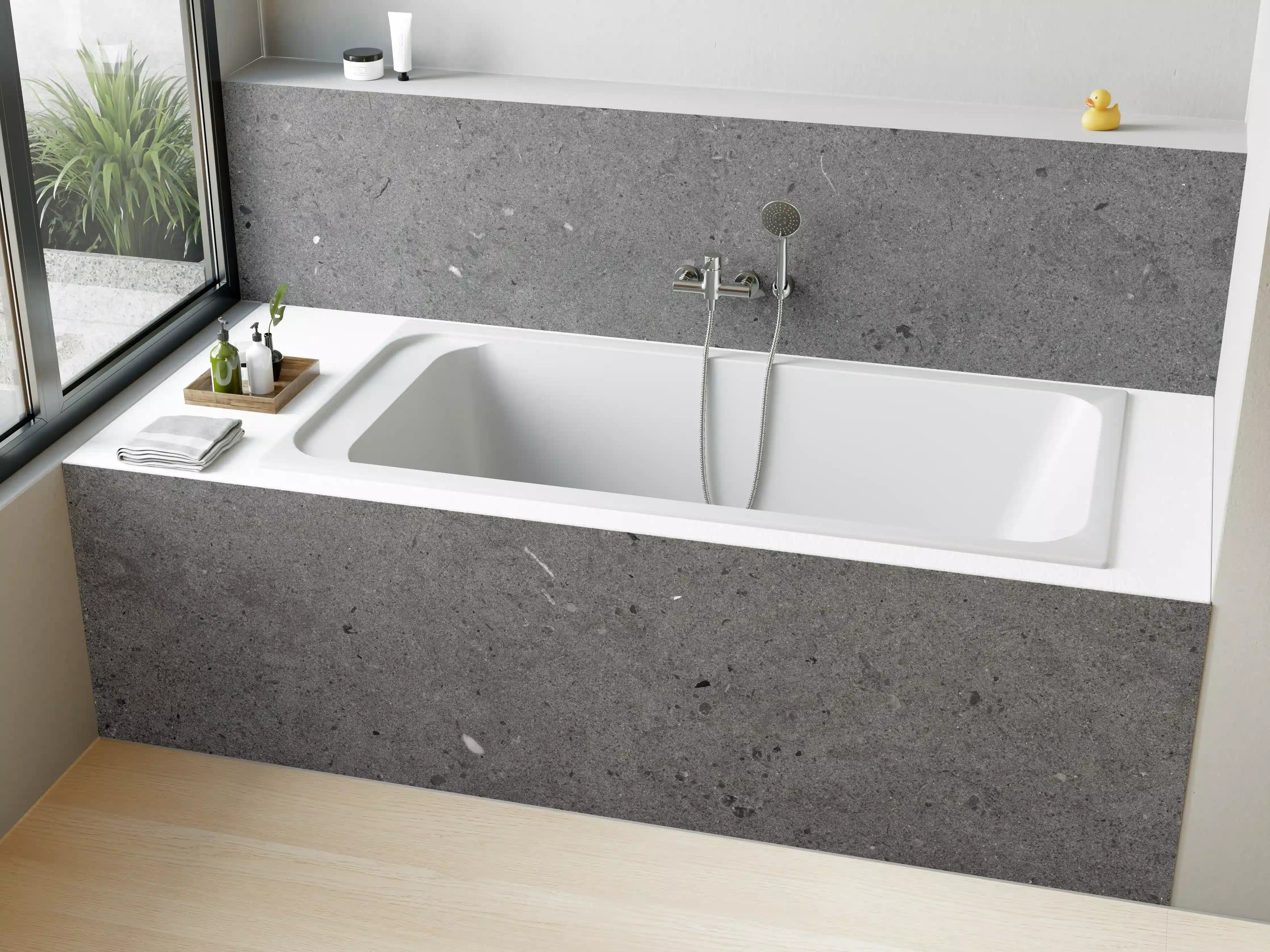 Badewannen-Rückwand - Grauer Marmor im Asphaltdesign