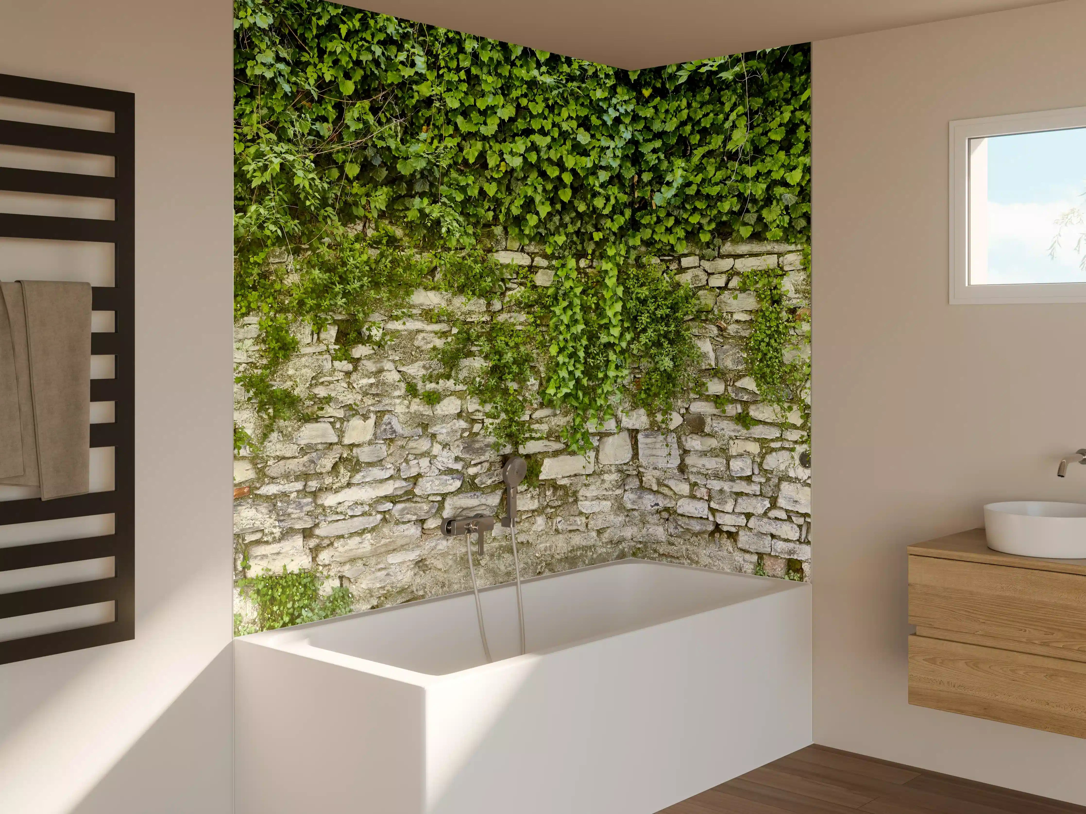 Badewannen-Rückwand - Grün überwucherte Burgmauer