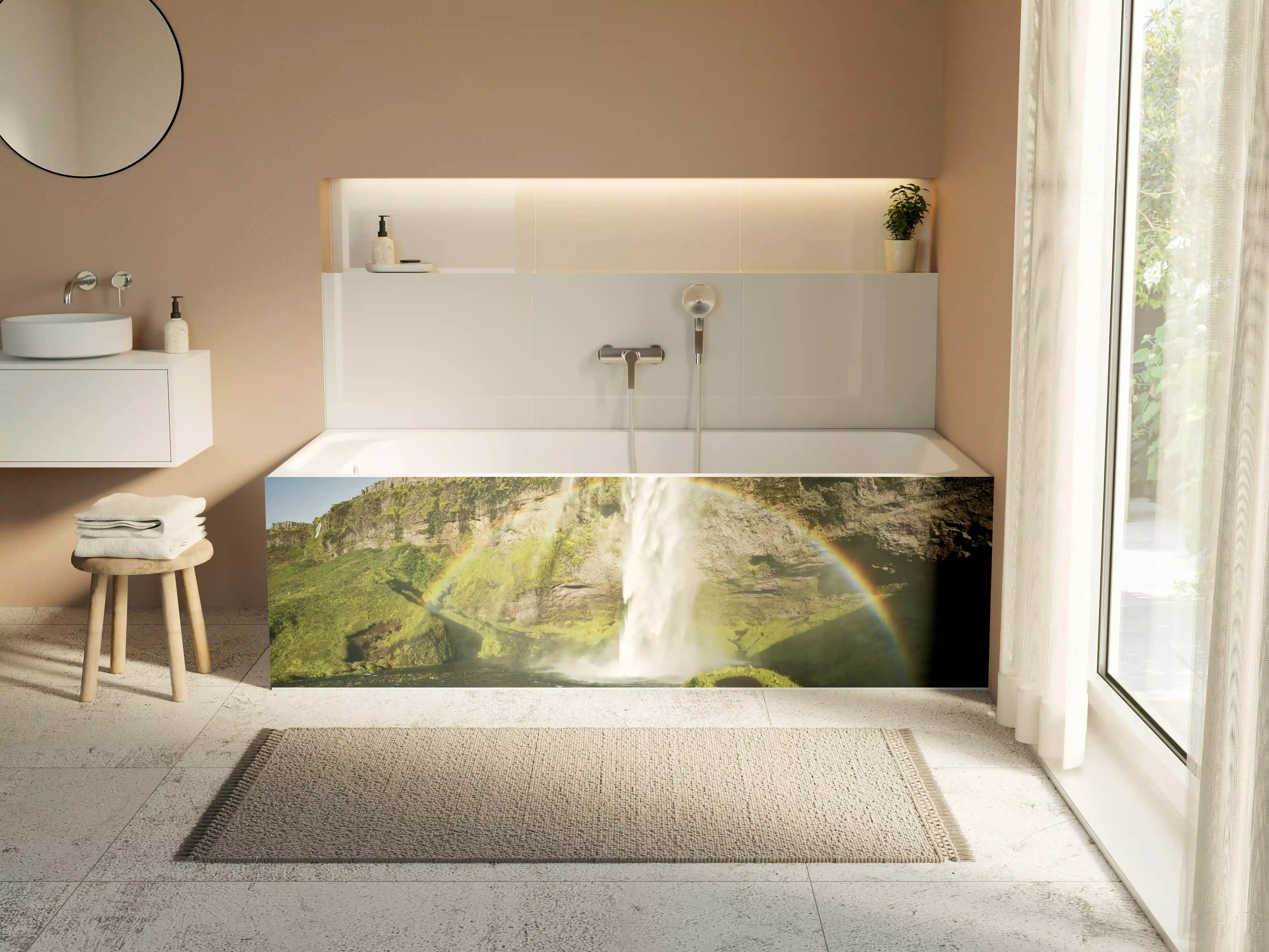 Badewannen-Rückwand - Grüne Wasserfall-Landschaft mit Regenbogen