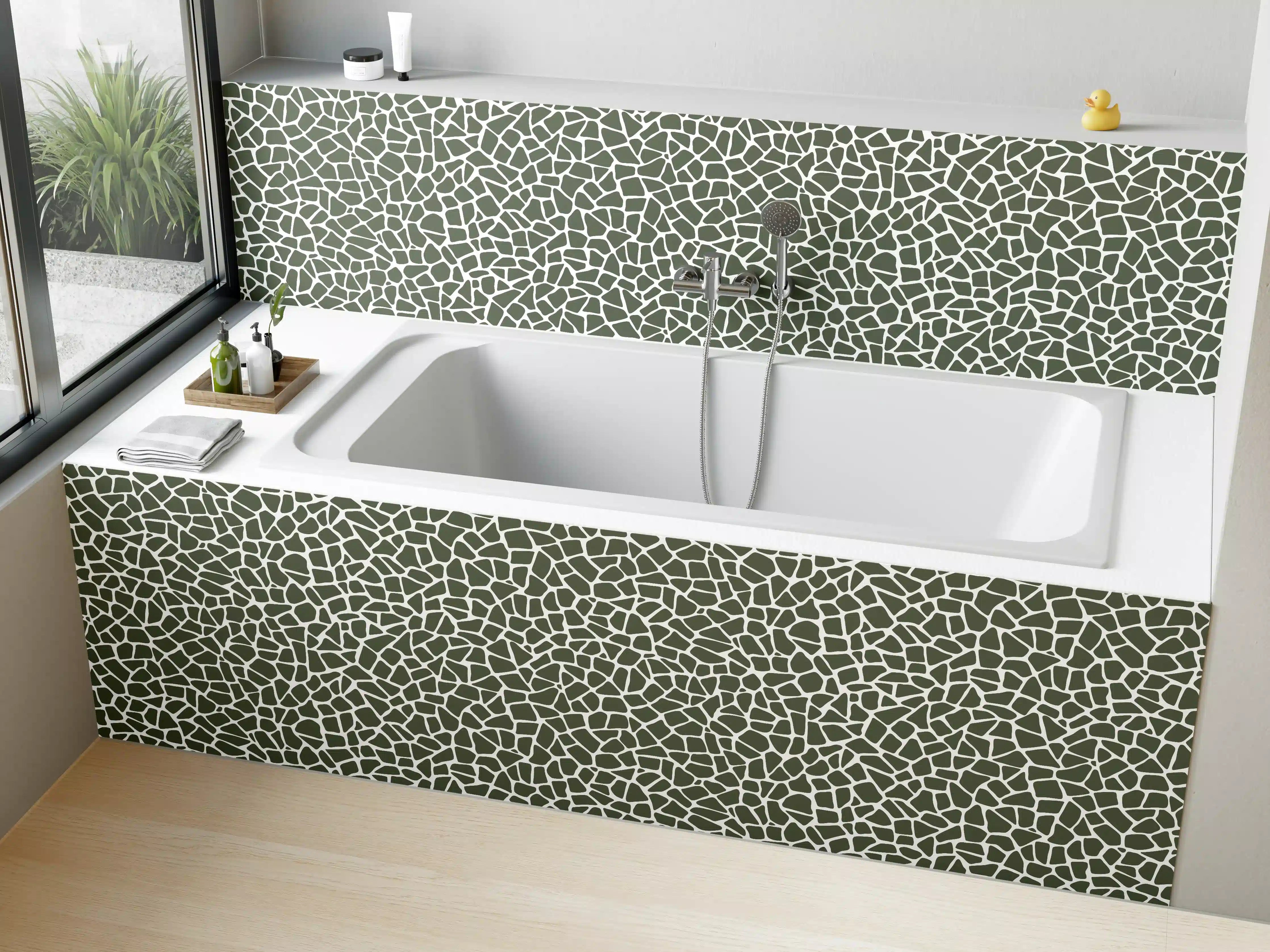 Badewannen-Rückwand - Helles Mosaikmuster in Grau und Weiß