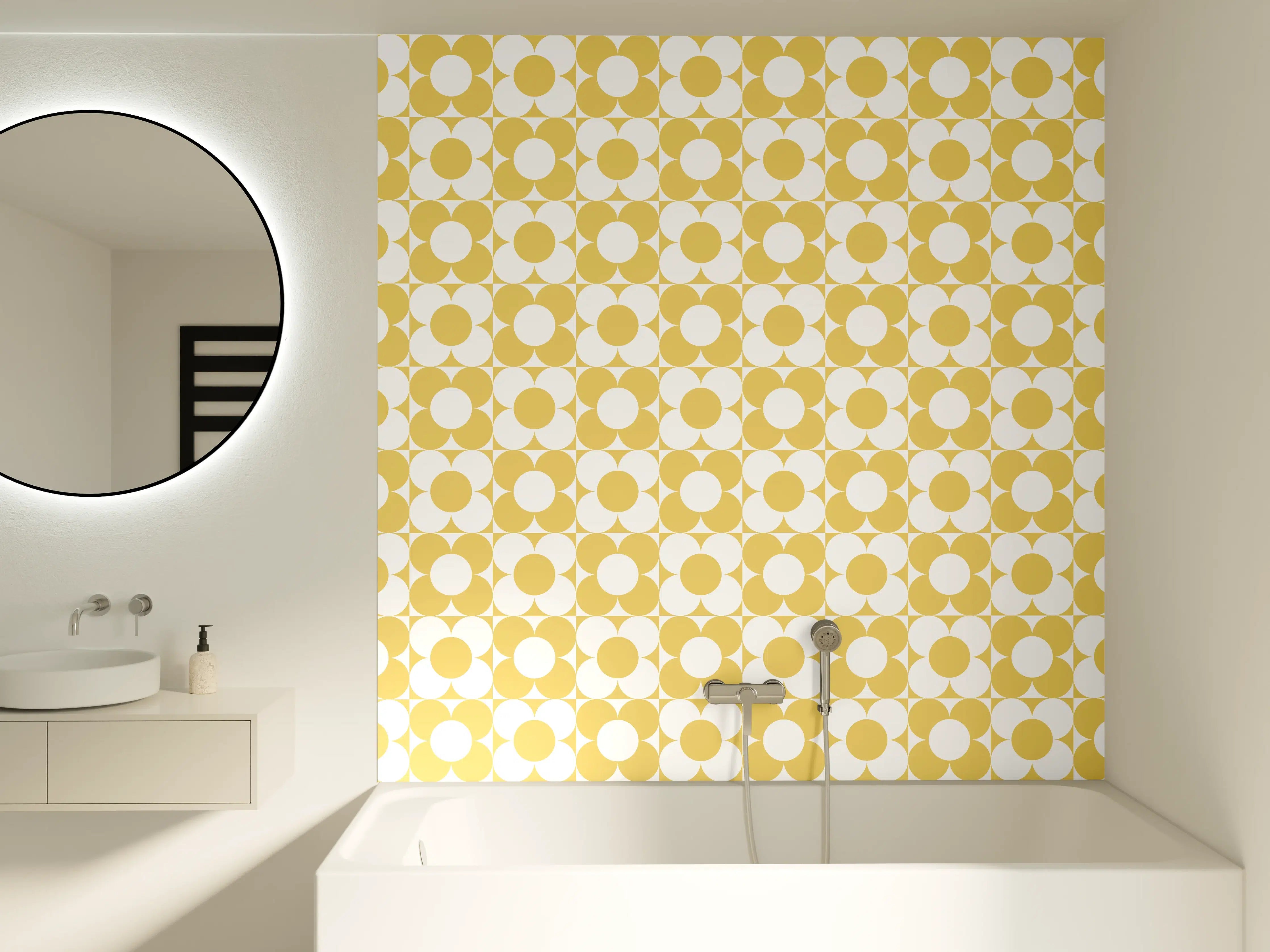 Badewannen-Rückwand - Hellgelbe Musterwand mit Retro-Formen