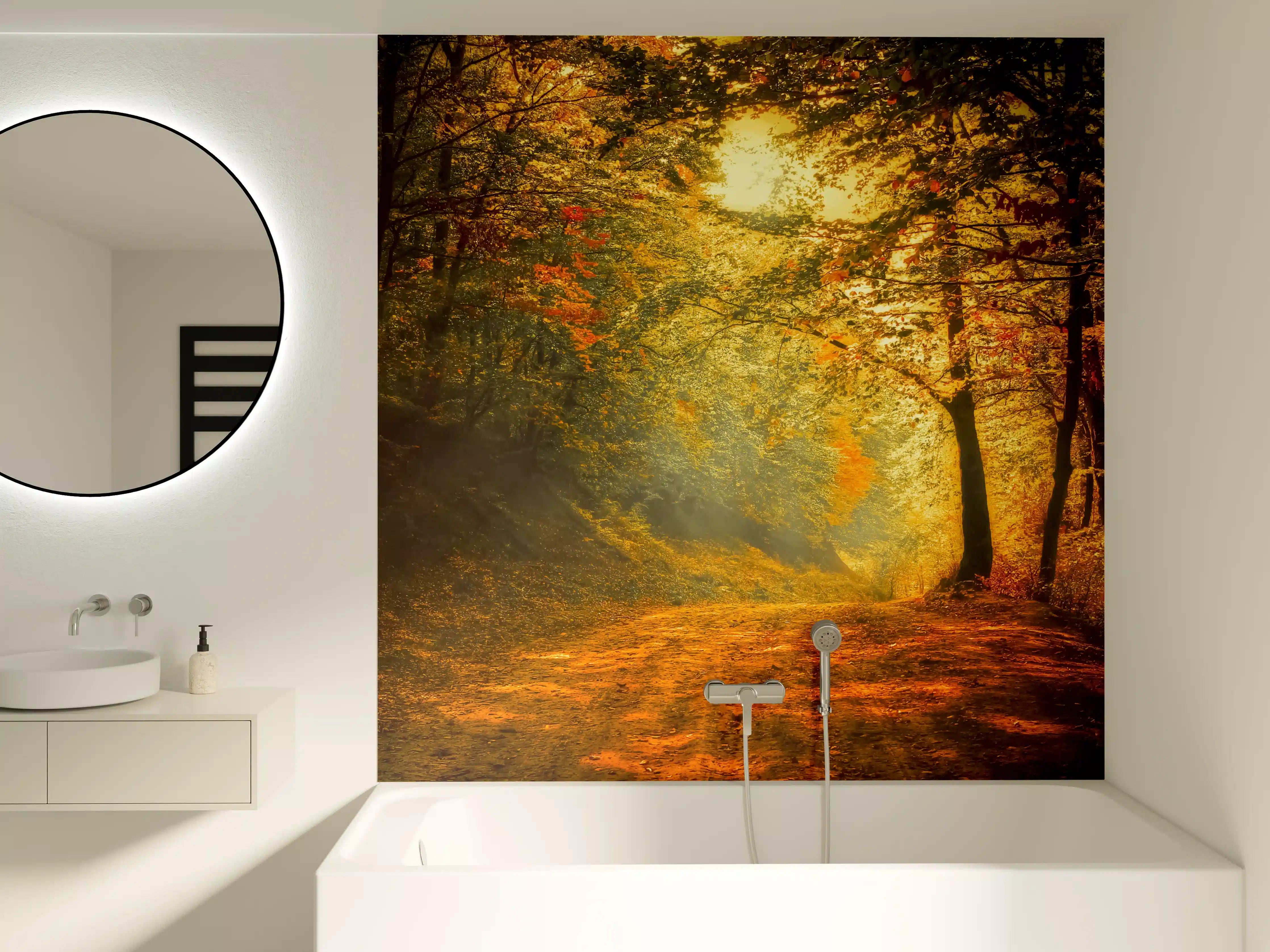 Badewannen-Rückwand - Herbstlicher Waldweg in warmen Orangetönen