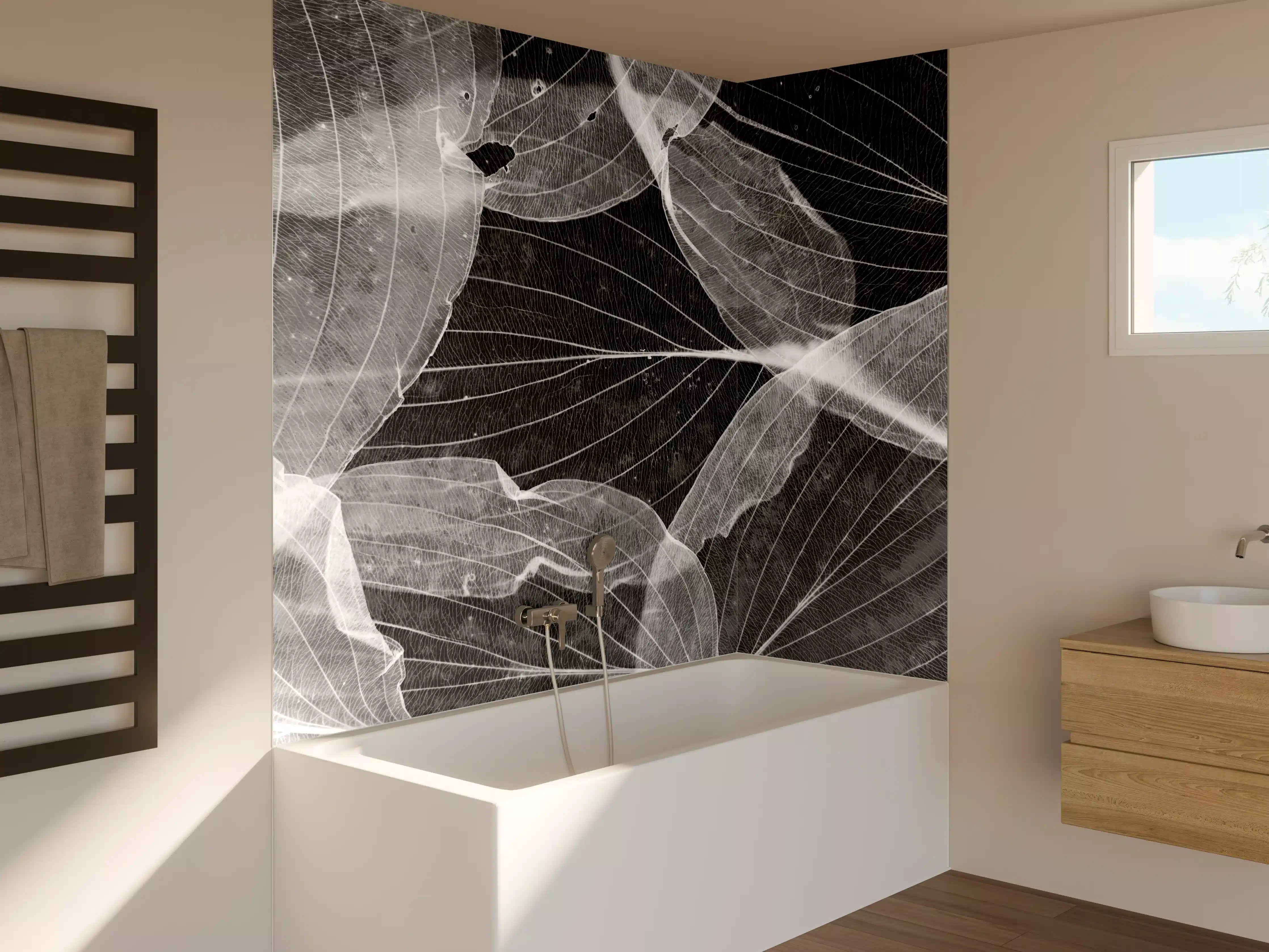 Badewannen-Rückwand - Herbstliches Blatt Schwarz-Weiß Makro