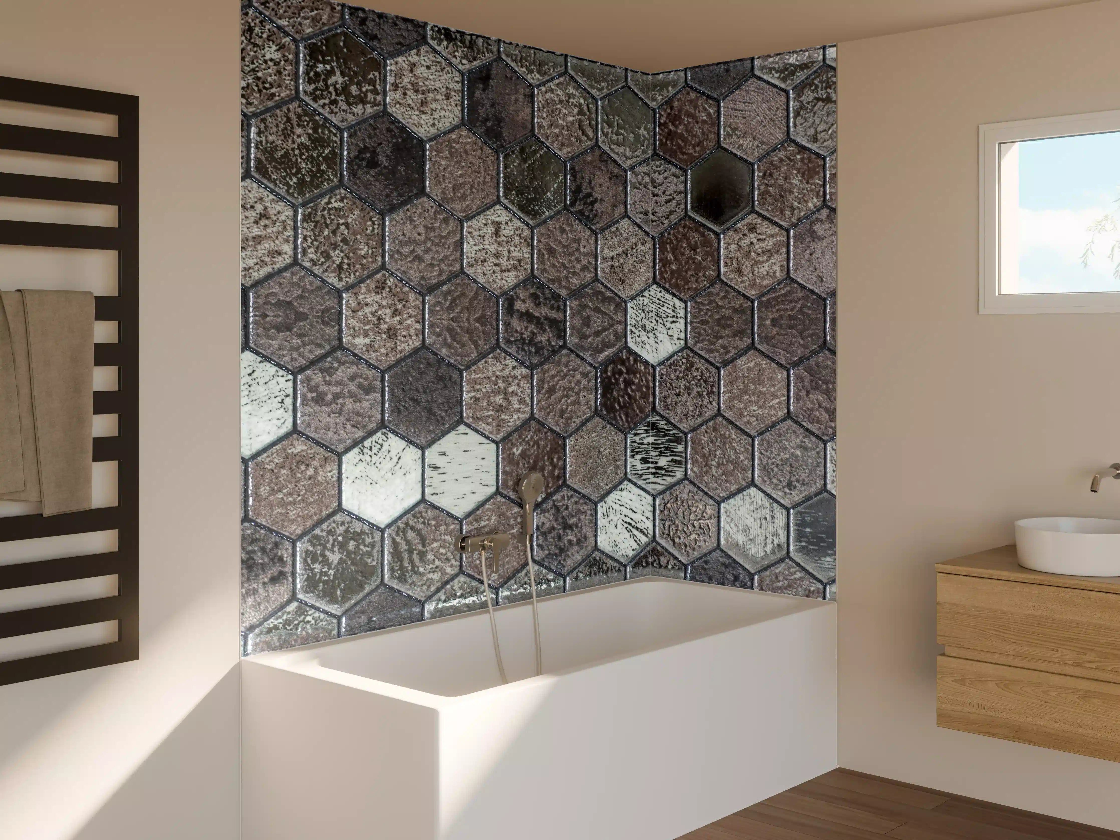 Badewannen-Rückwand - Hexagonale Fliesenmuster mit Naturstein-Optik