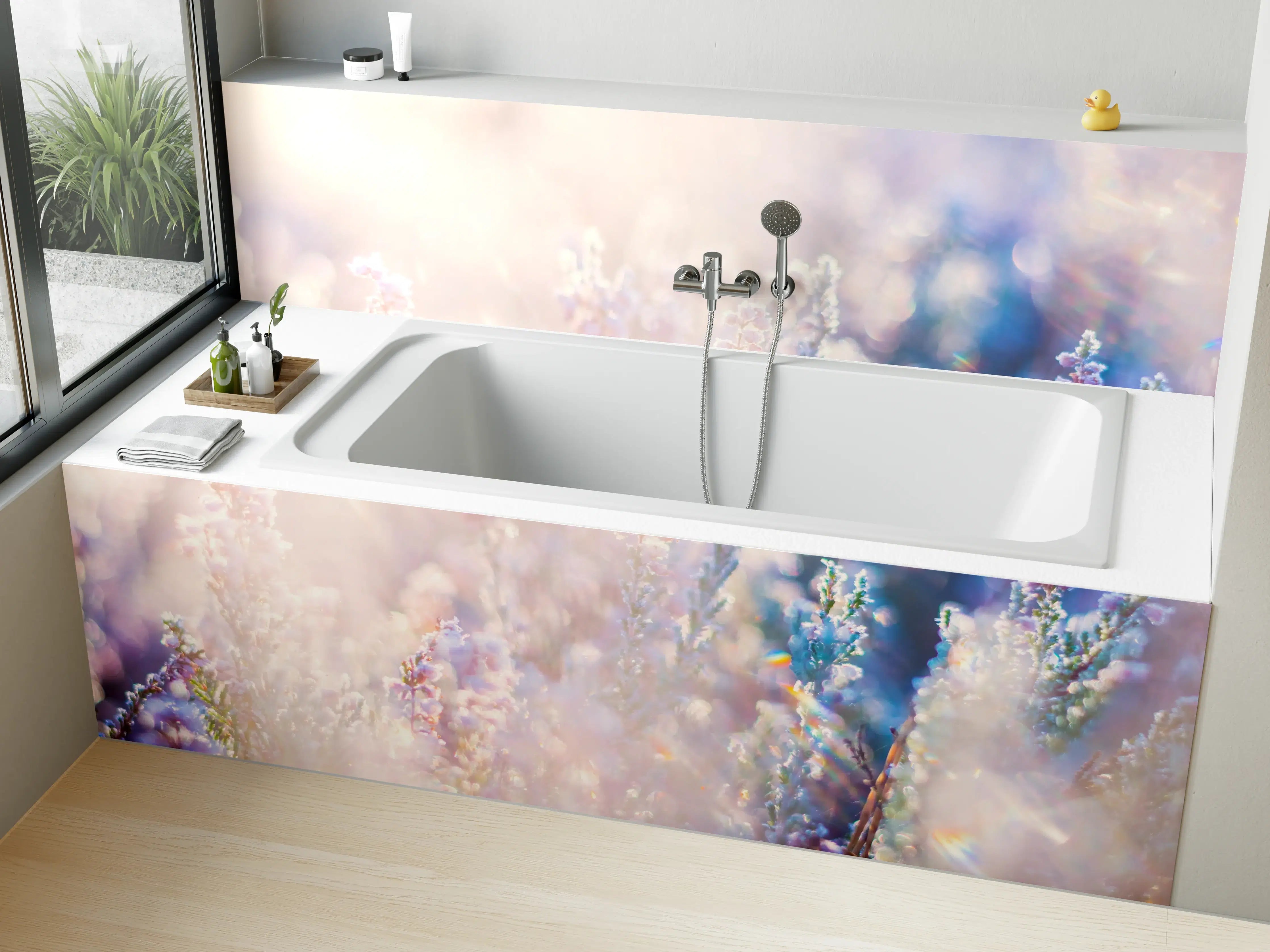 Badewannen-Rückwand - Himmelblauer Himmel mit zarten Blumen im Sonnenschein
