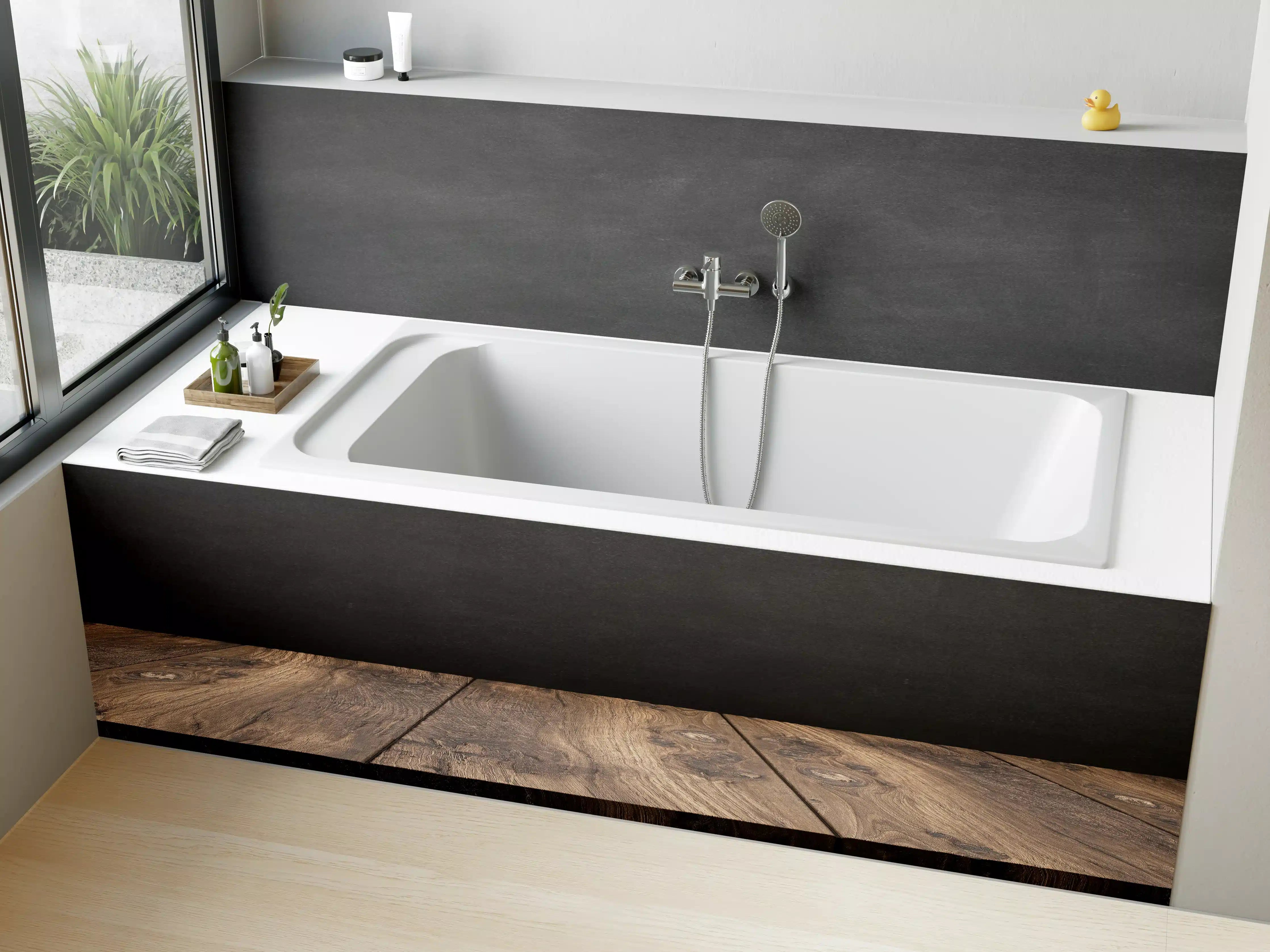 Badewannen-Rückwand - Holztisch mit schwarzer Wandtafel