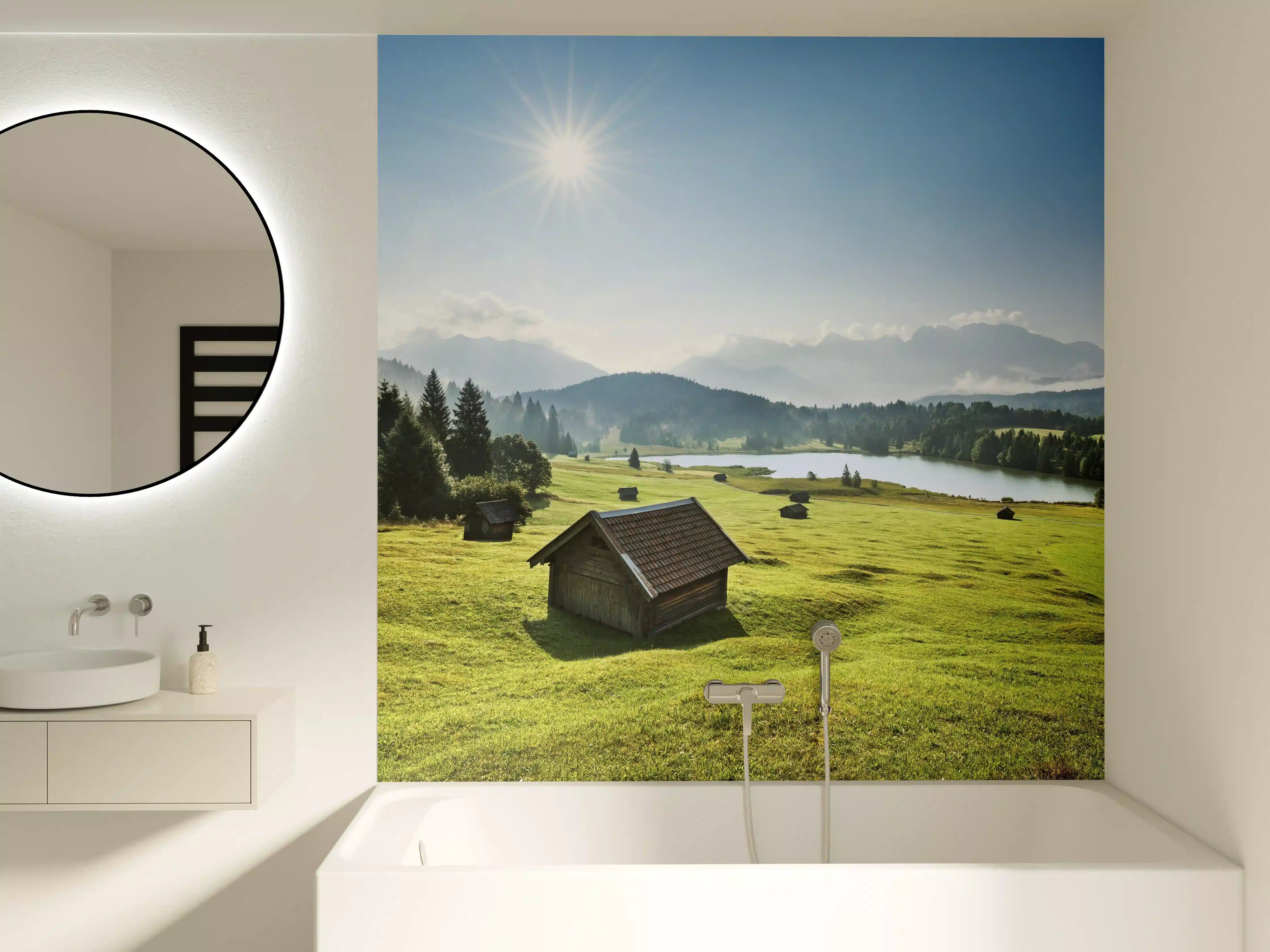 Badewannen-Rückwand - Idyllisches Alpenpanorama mit See