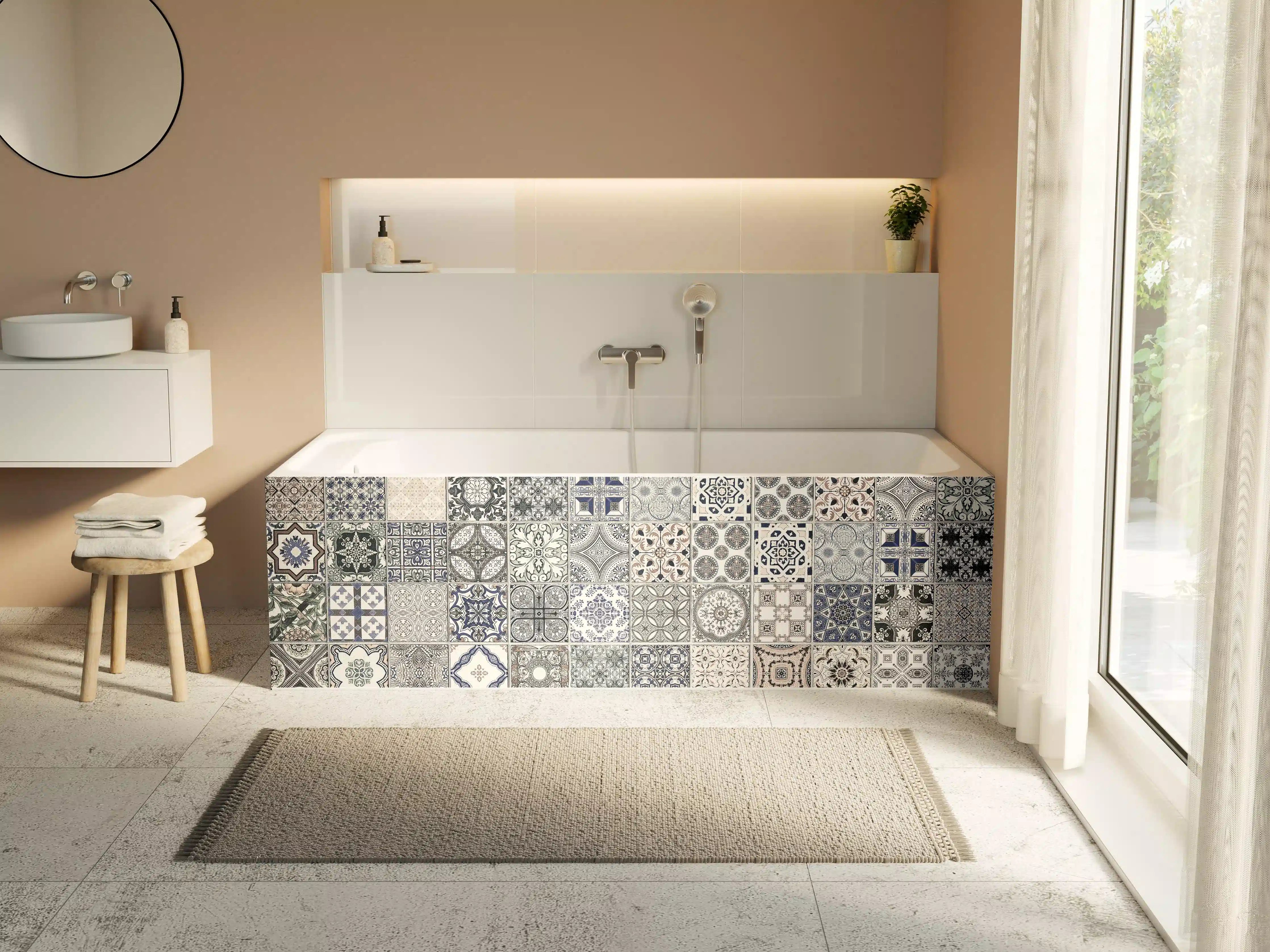 Badewannen-Rückwand - Keramik-Patchwork im arabischen Stil