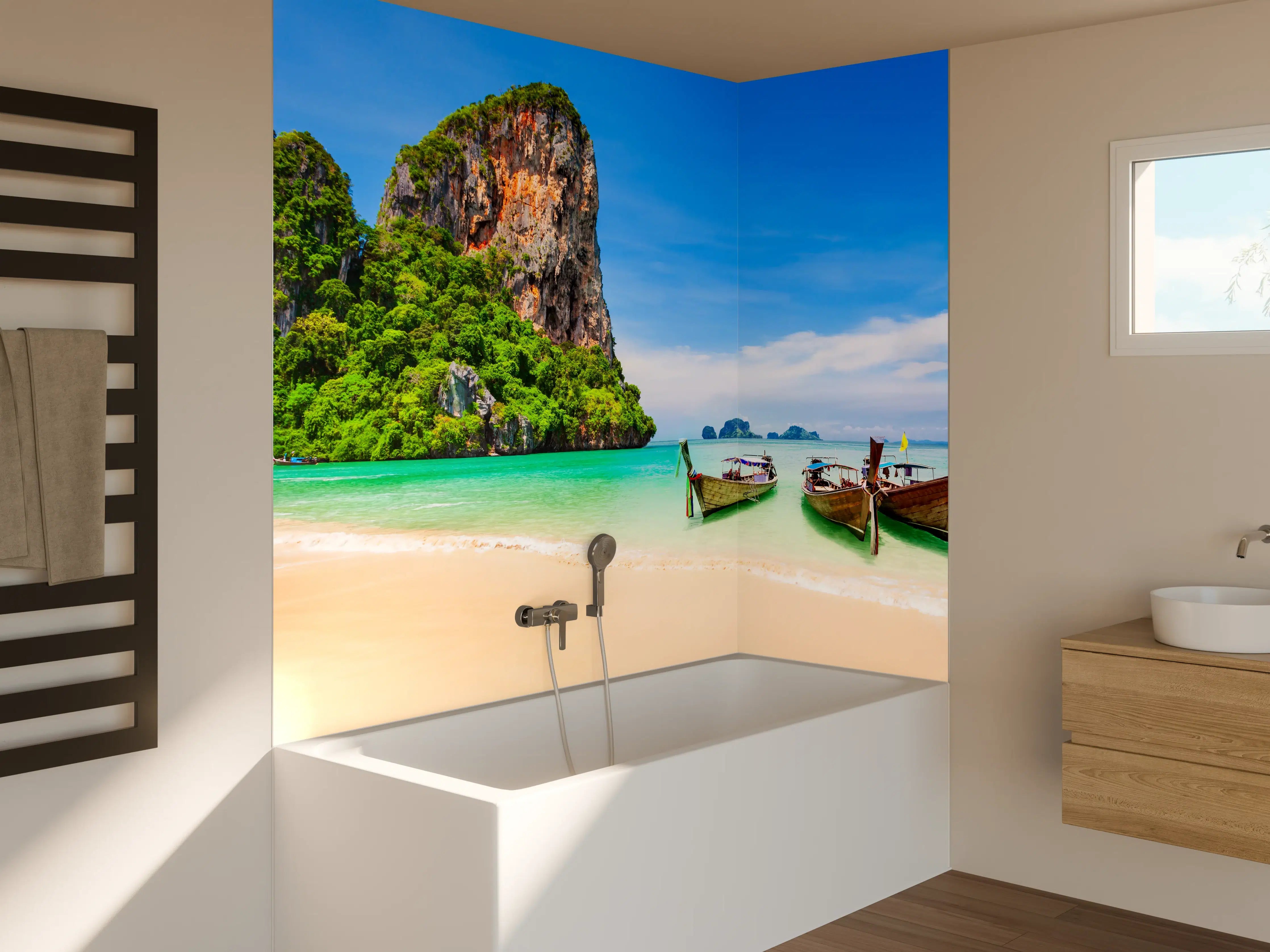 Badewannen-Rückwand - Klarwasserstrand in Thailand