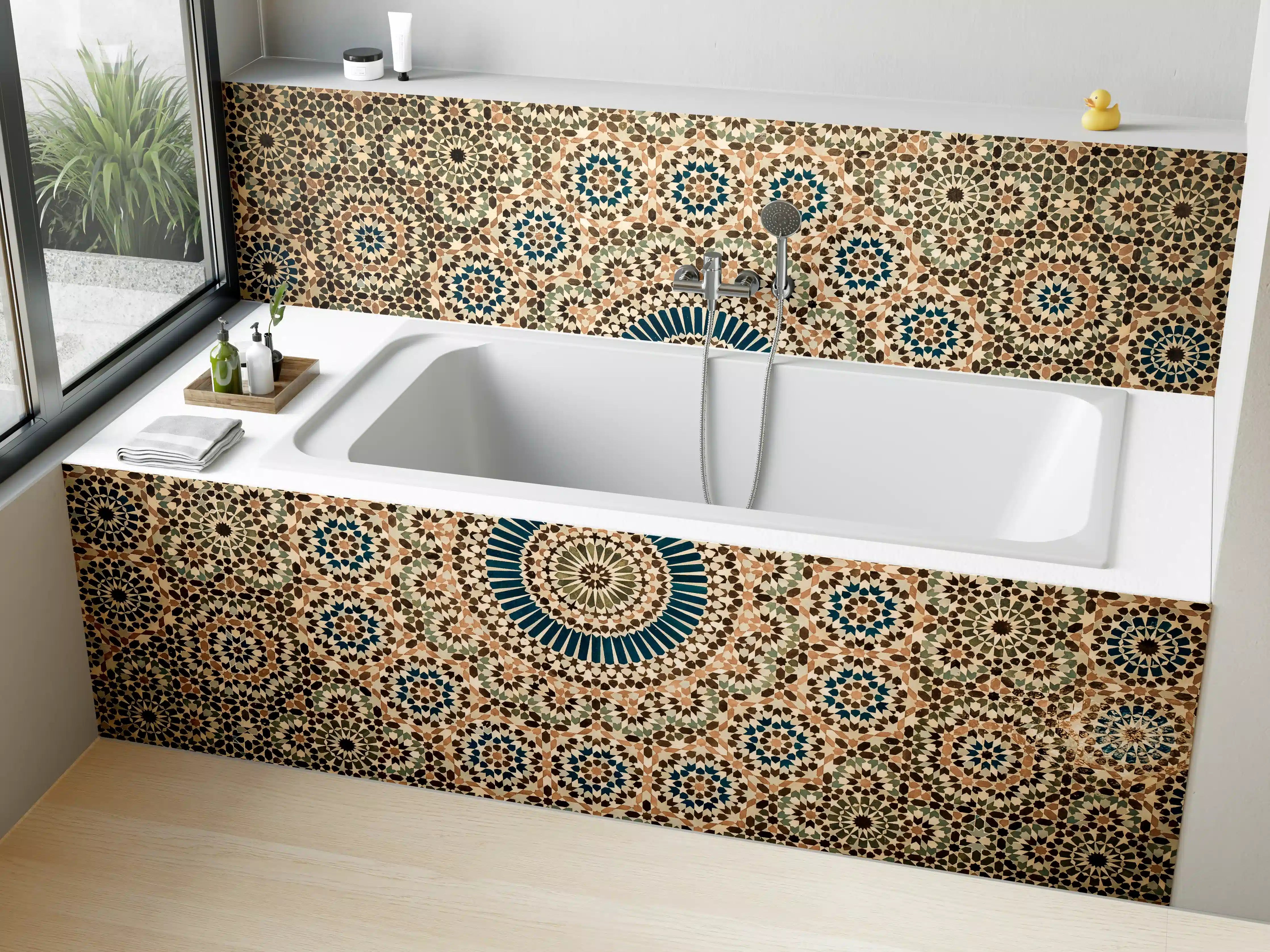Badewannen-Rückwand - Künstlerische Mosaikgestaltung mit türkischen Mustern