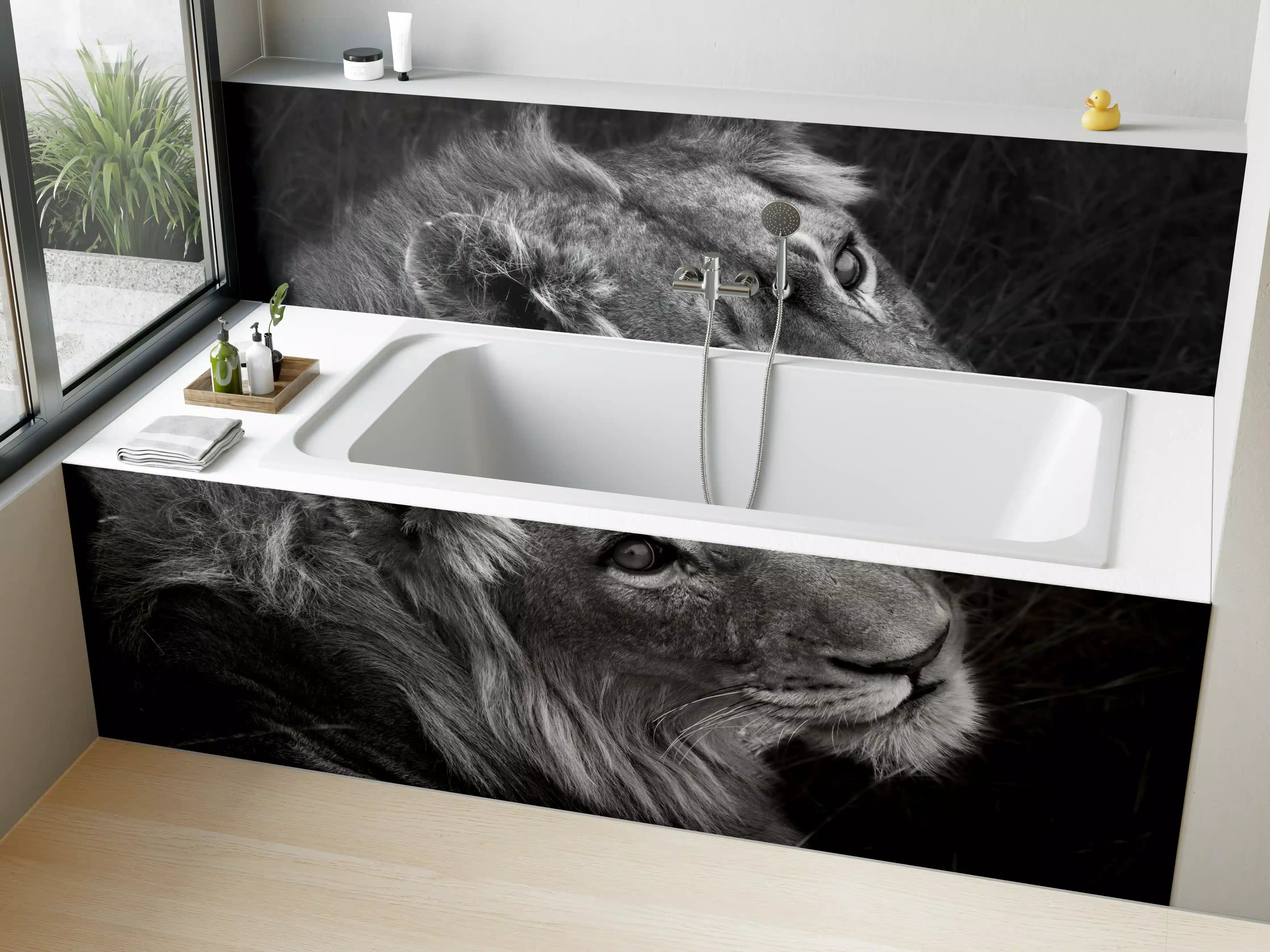 Badewannen-Rückwand - Löwen Portrait - Schwarz-weiß