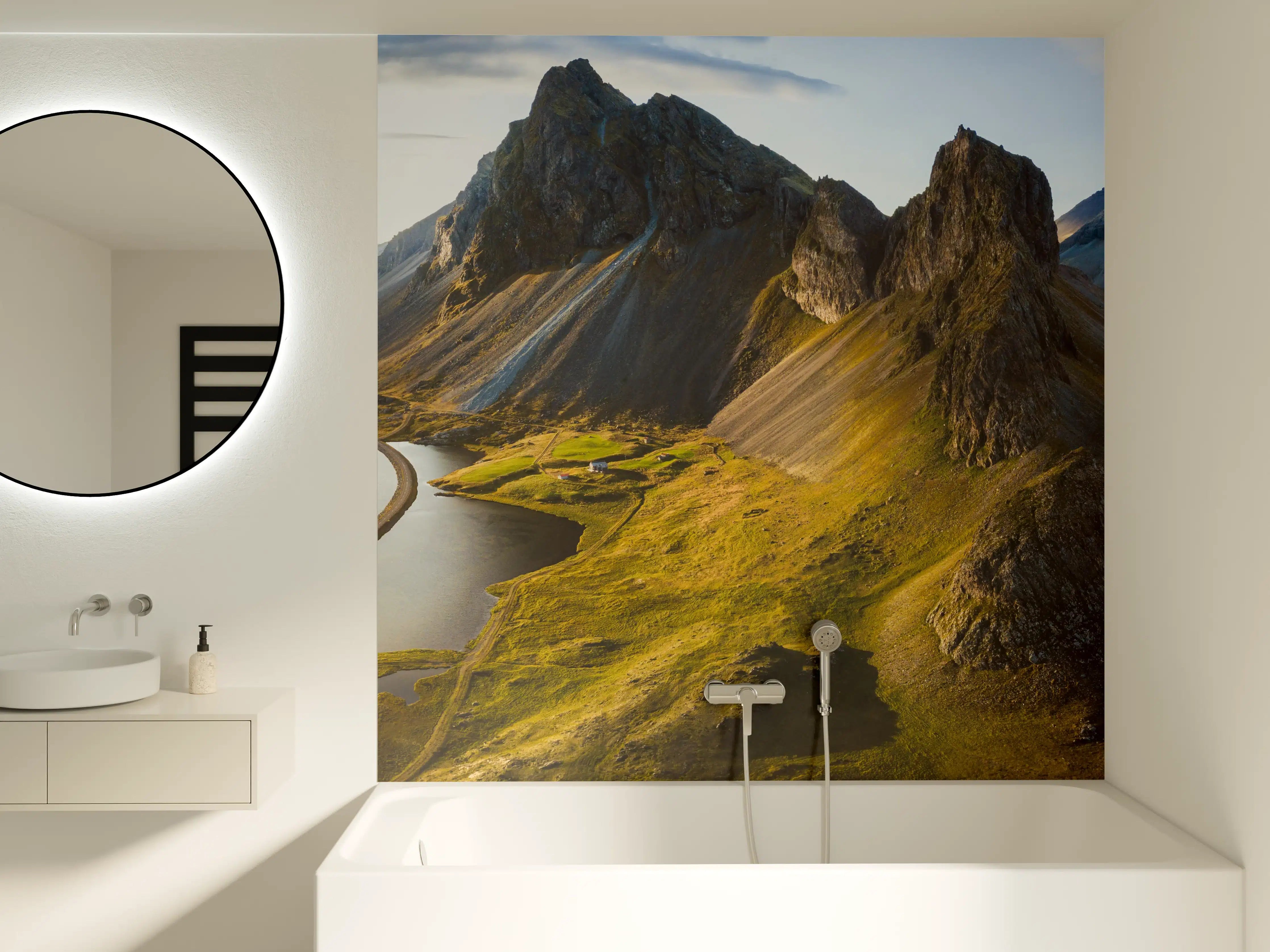 Badewannen-Rückwand - Majestätische Berge und Seen in natürlicher Schönheit
