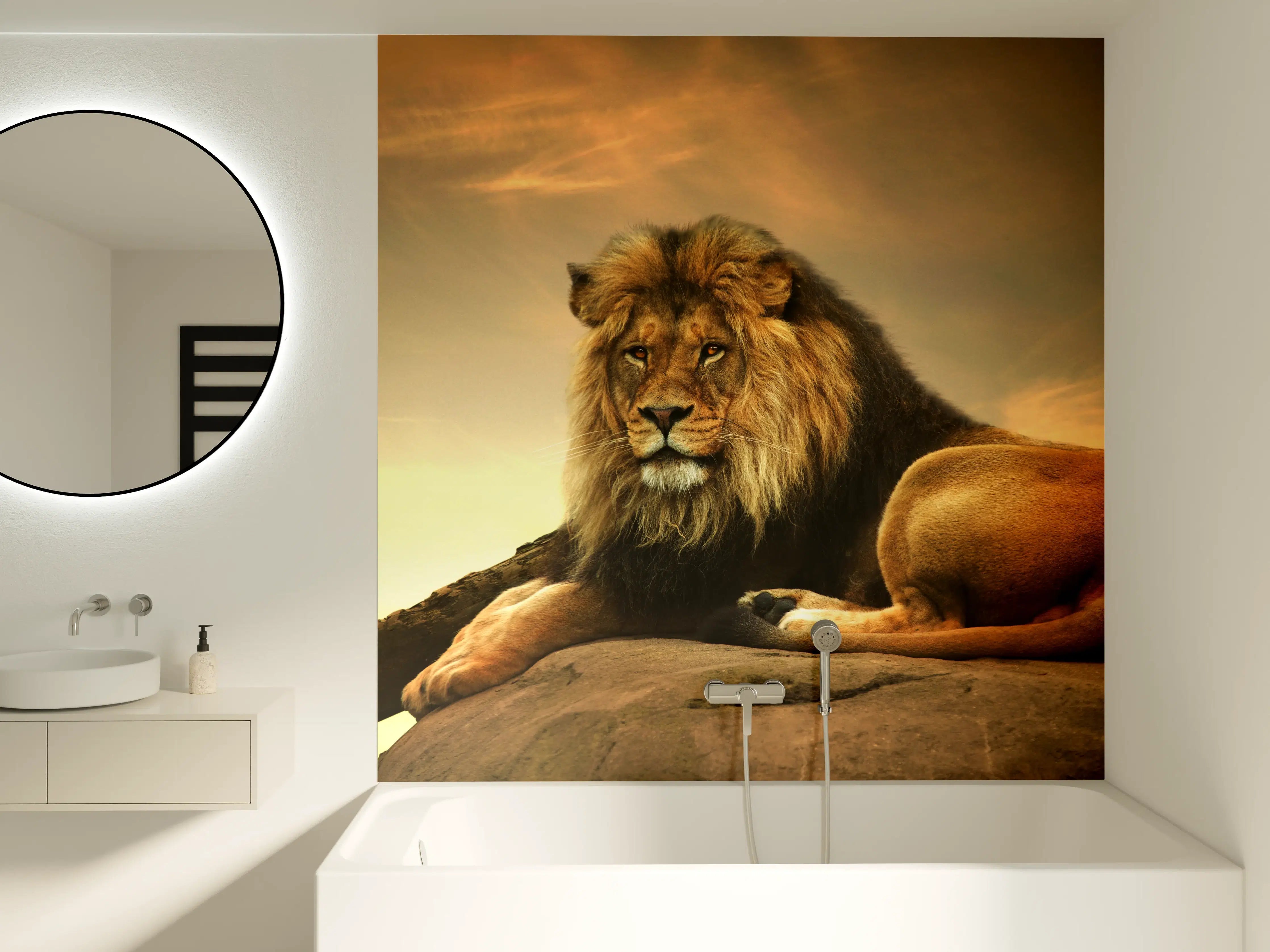 Badewannen-Rückwand - Majestätischer Löwe auf Fels