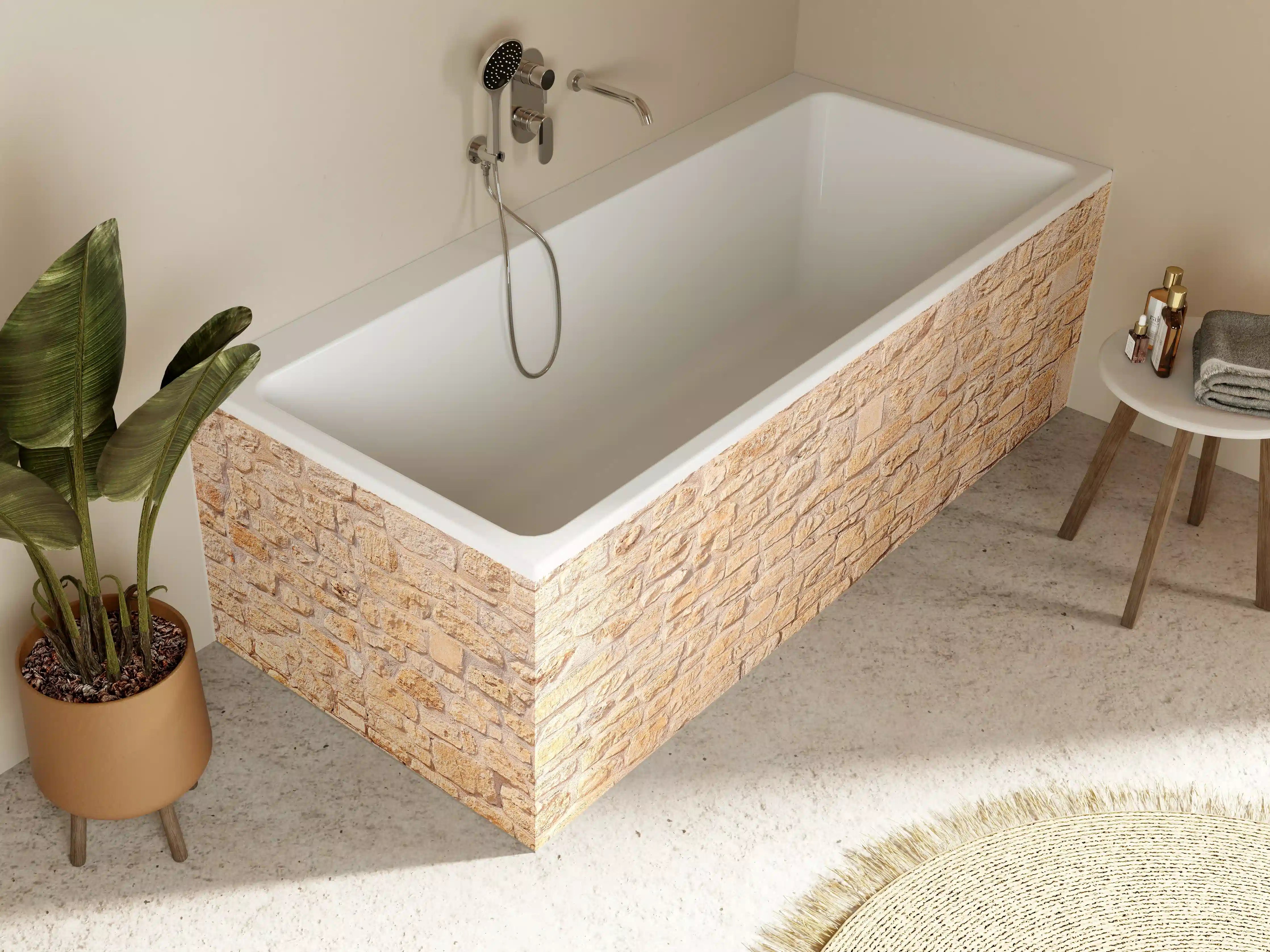 Badewannen-Rückwand - Massive braune Steinfassade