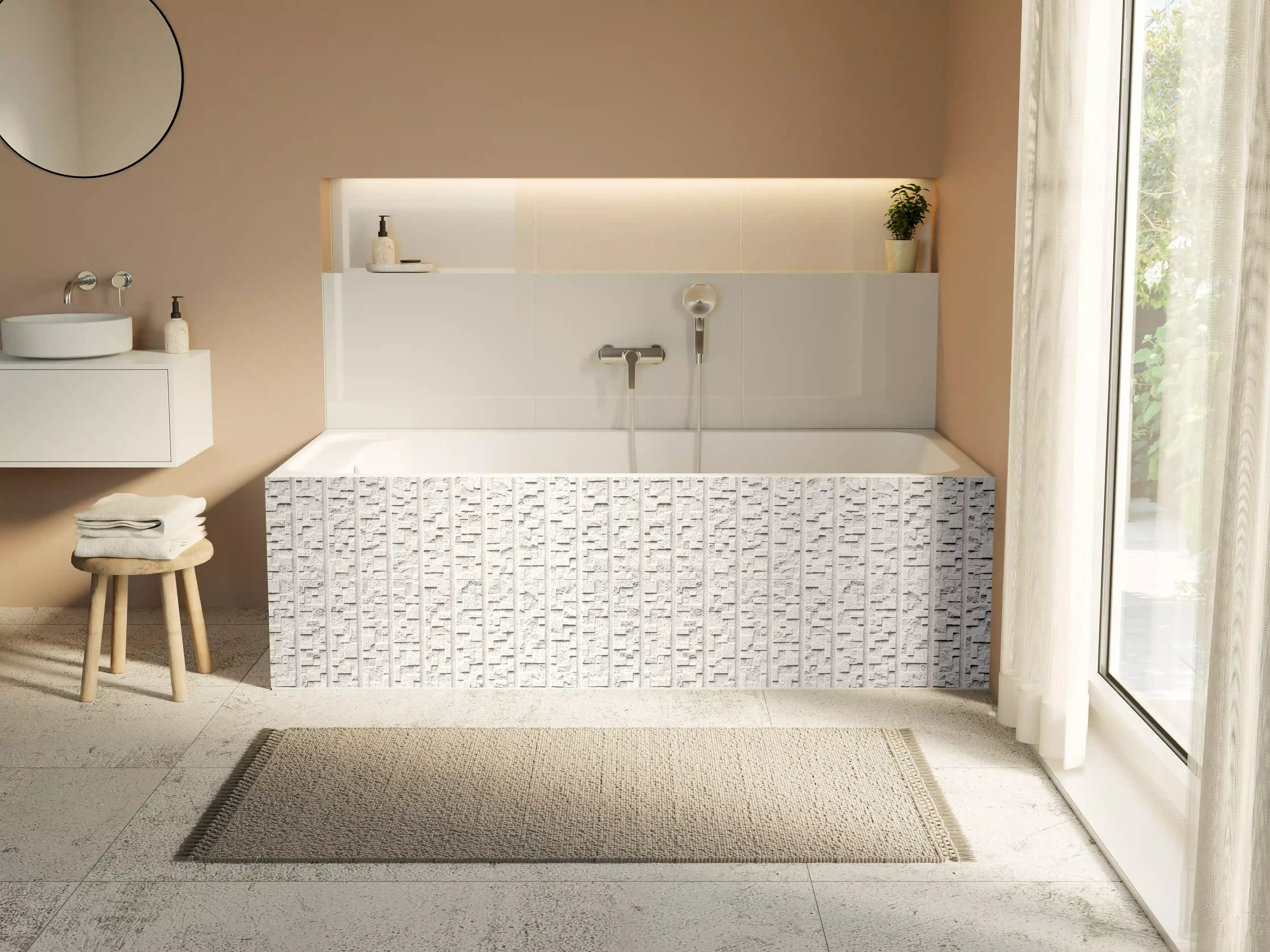 Badewannen-Rückwand - Modern weiße Steinwand mit Muster