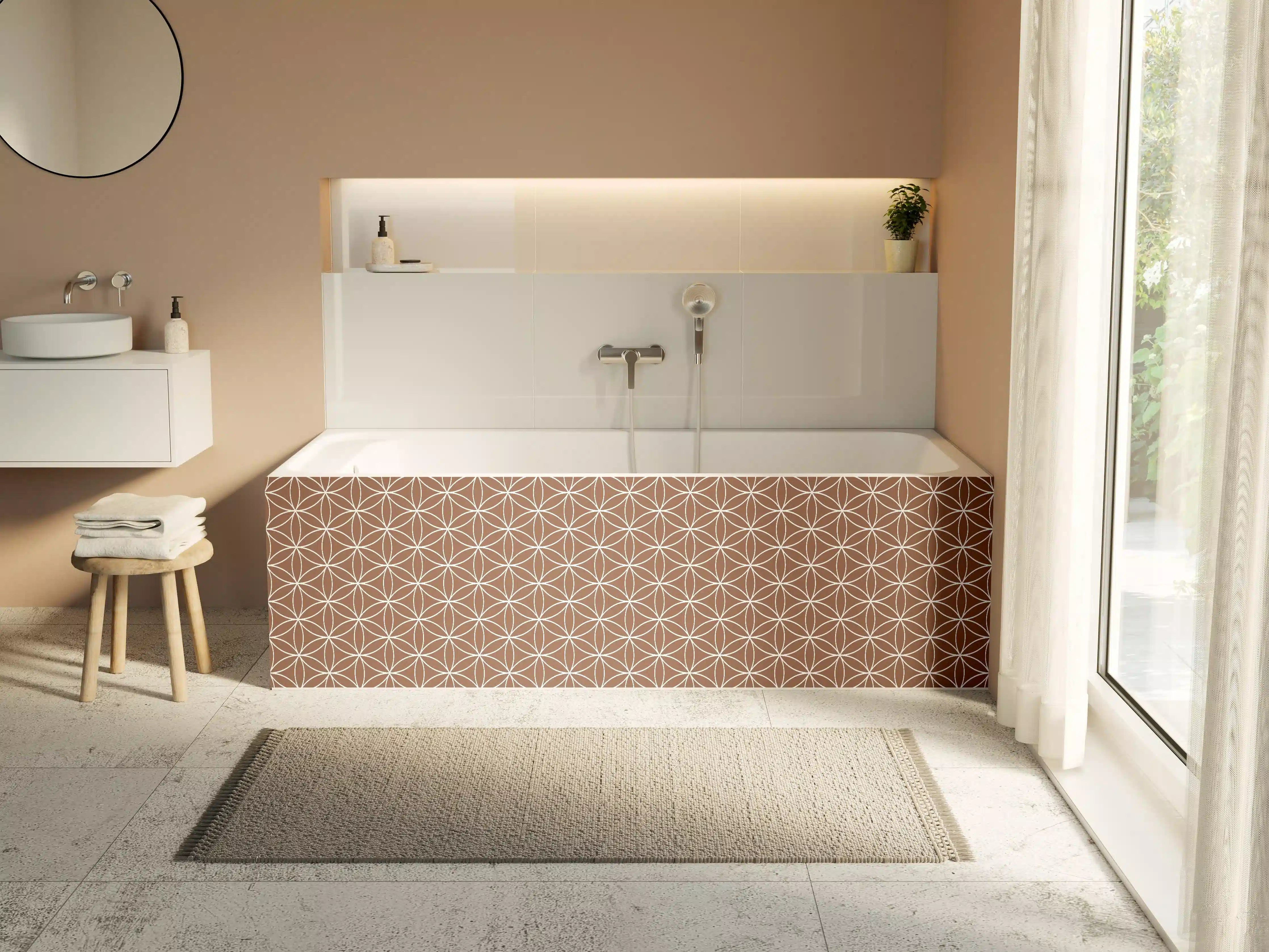 Badewannen-Rückwand - Moderne Bodenfliesen mit geometrischem Muster in Erdtönen