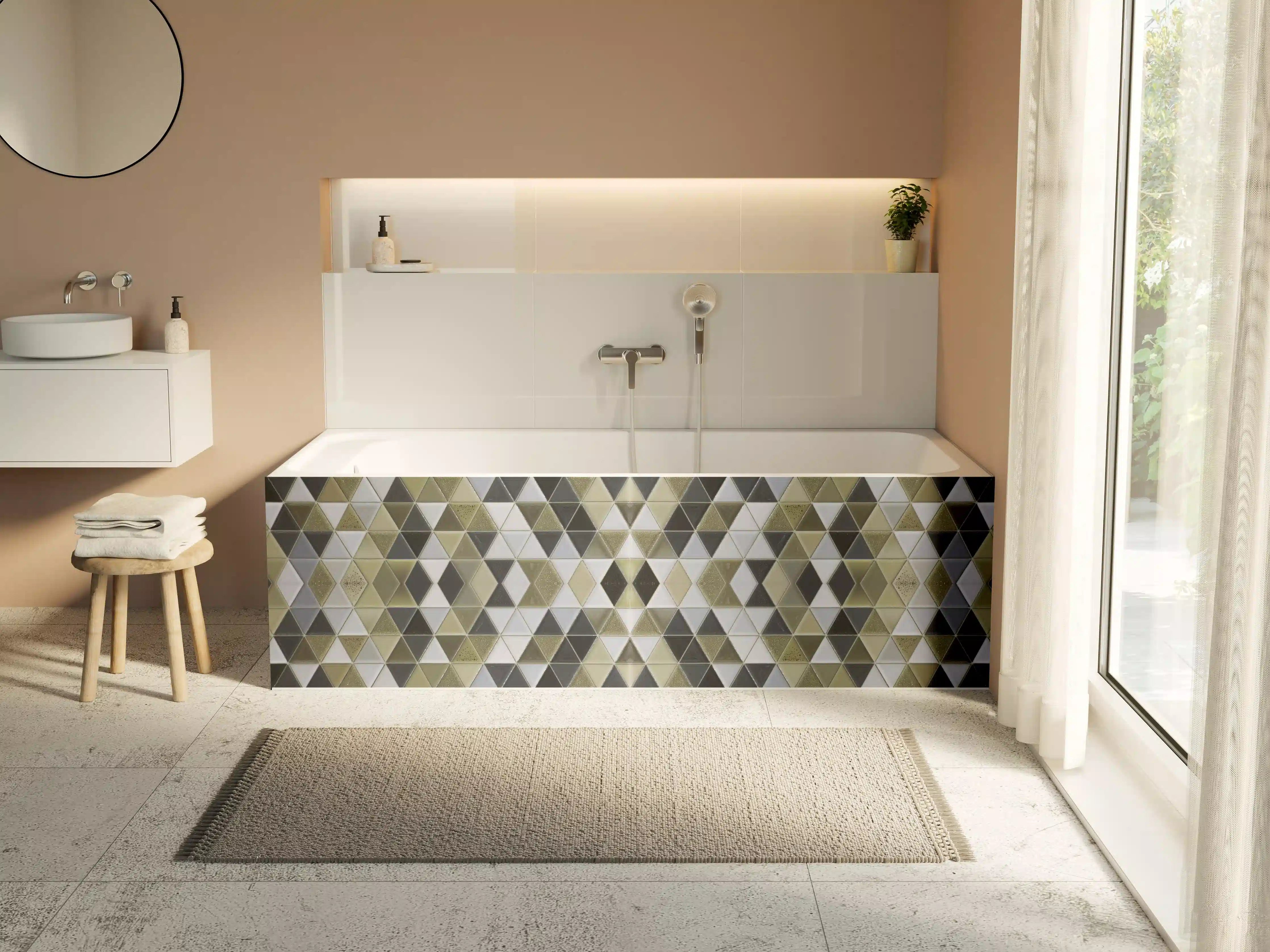 Badewannen-Rückwand - Mosaikfliesen in Grau-Beige-Schwarz-Design