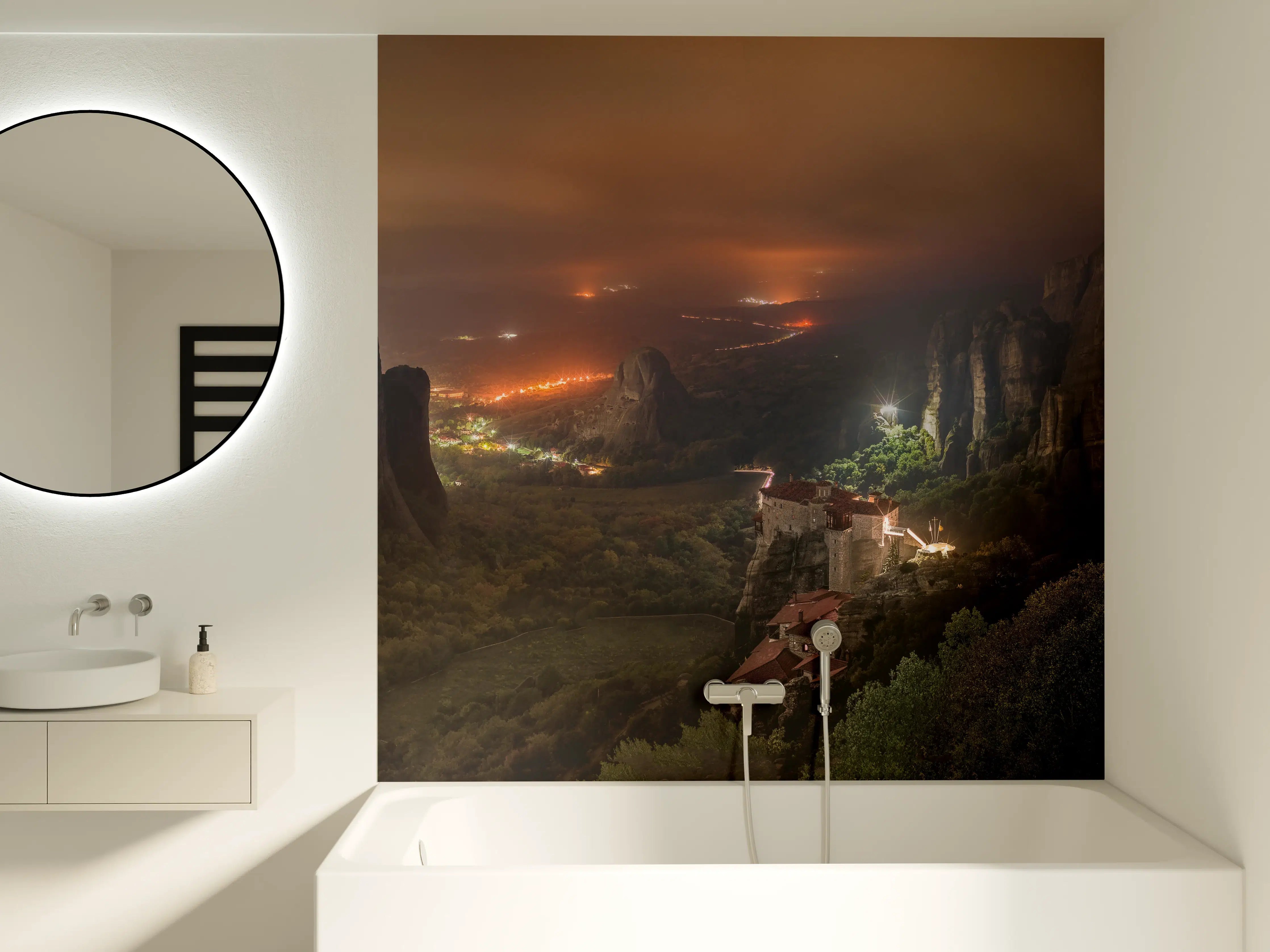 Badewannen-Rückwand - Nächtlicher Blick auf Meteora Berge