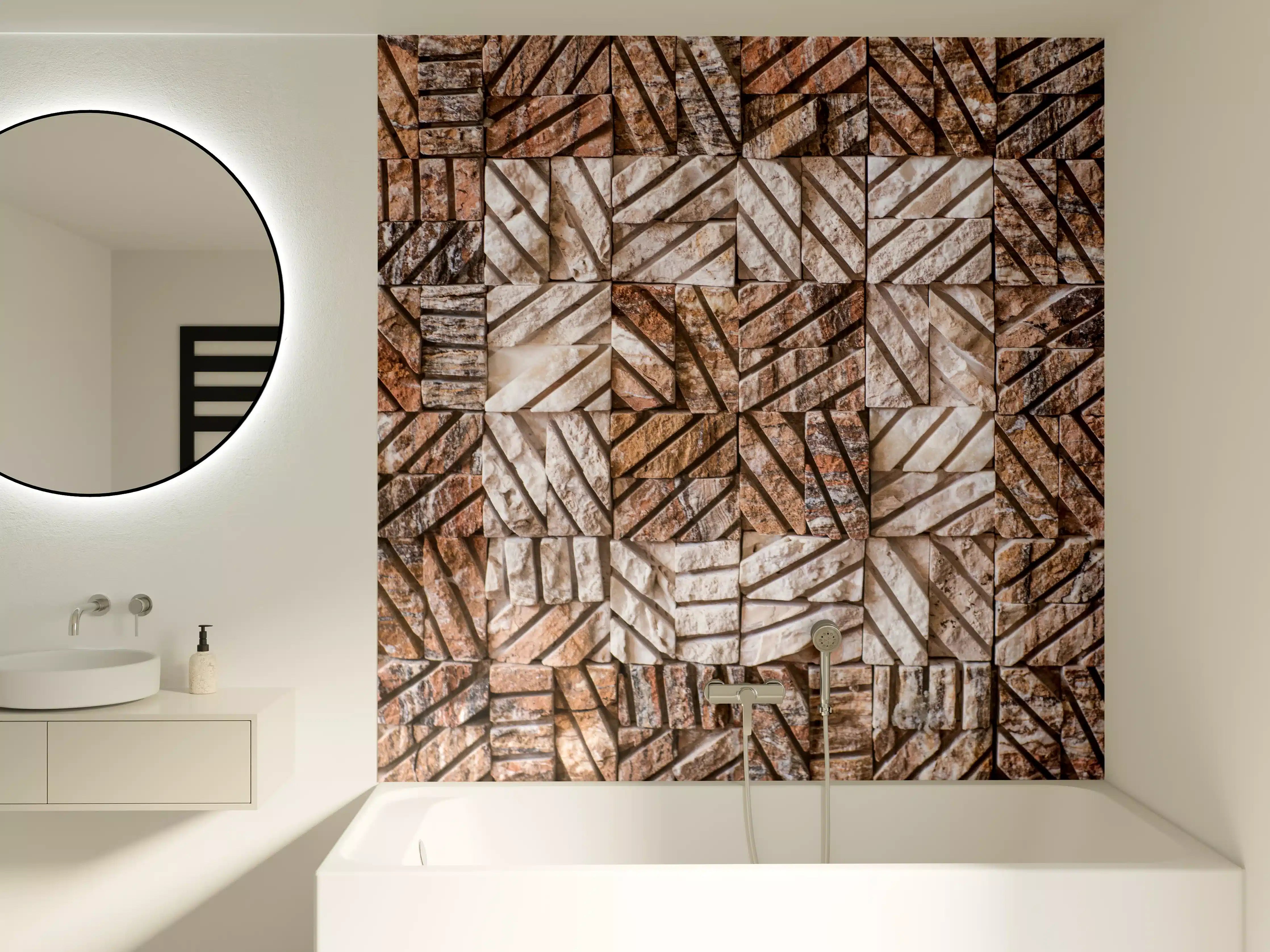 Badewannen-Rückwand - Naturbelassene Holzpflöcke in Musteranordnung